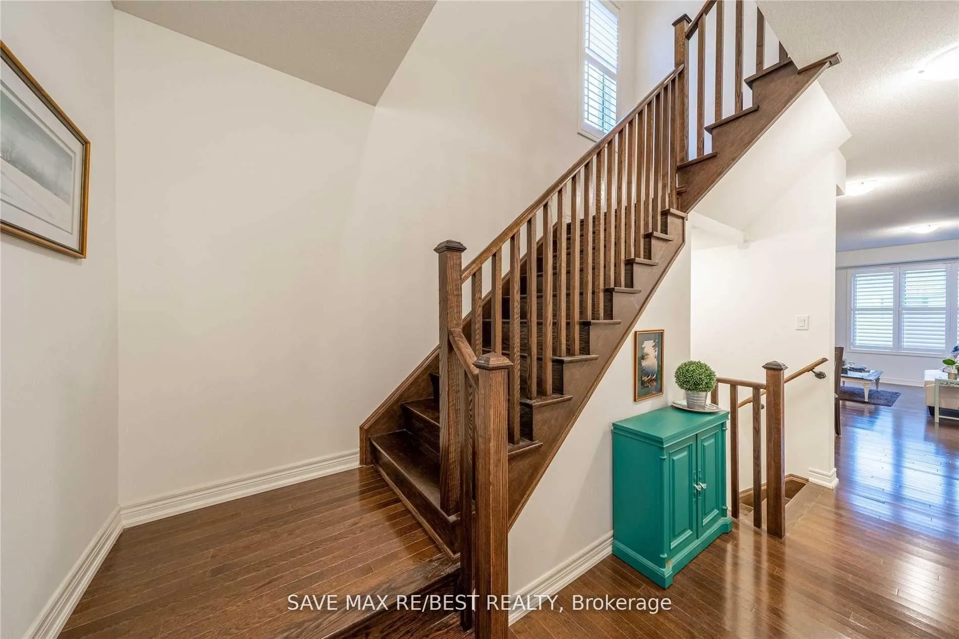 Photo 3 of 35 Conarty Crescent, Whitby, Williamsburg — HOMEH