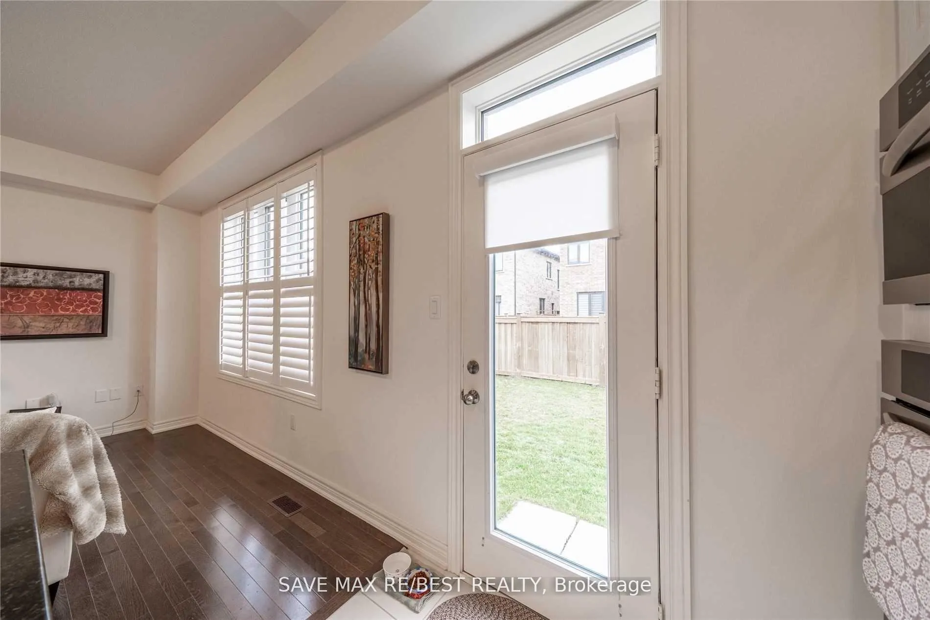 Photo 4 of 35 Conarty Crescent, Whitby, Williamsburg — HOMEH