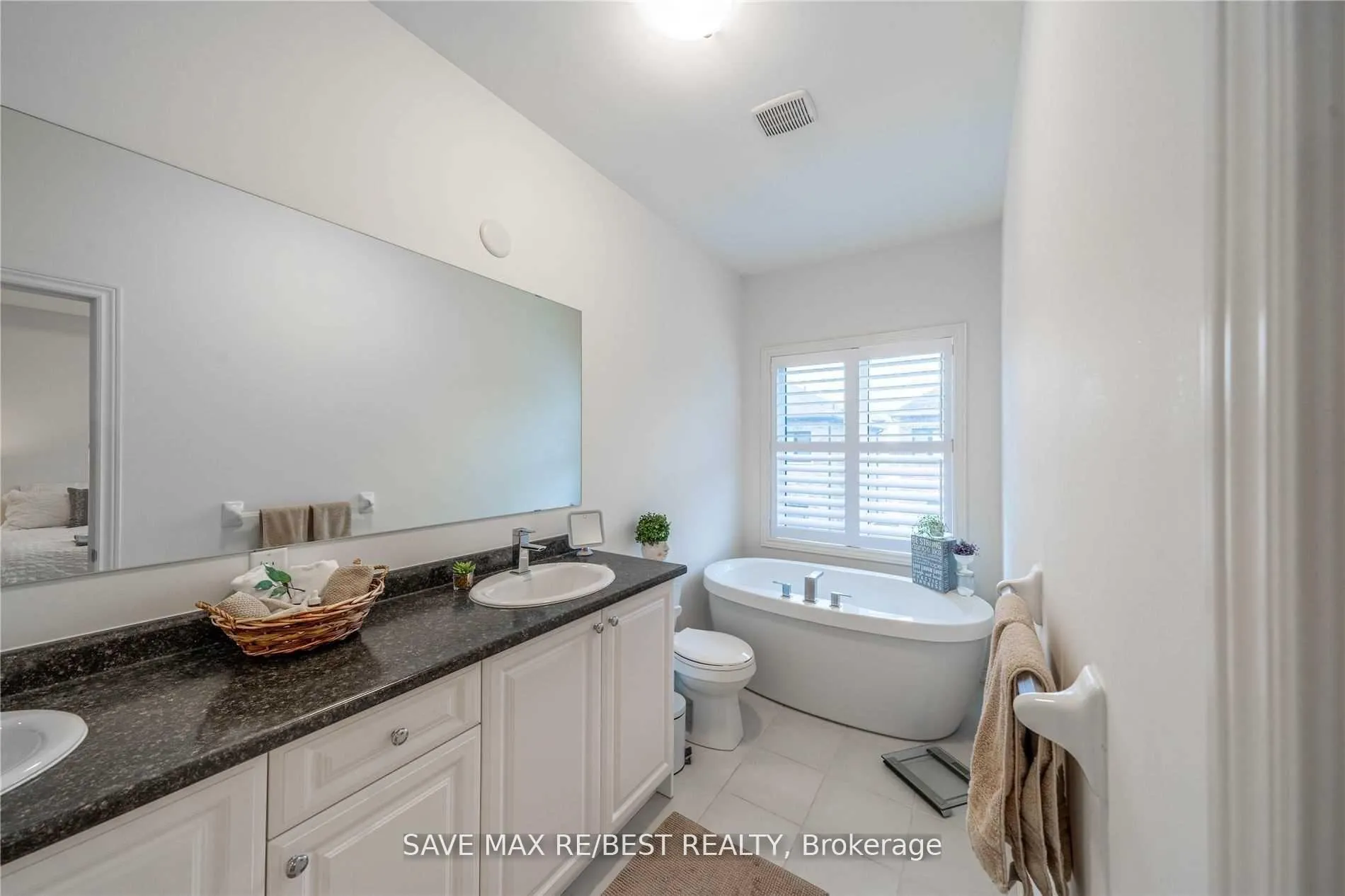 Photo 11 of 35 Conarty Crescent, Whitby, Williamsburg — HOMEH