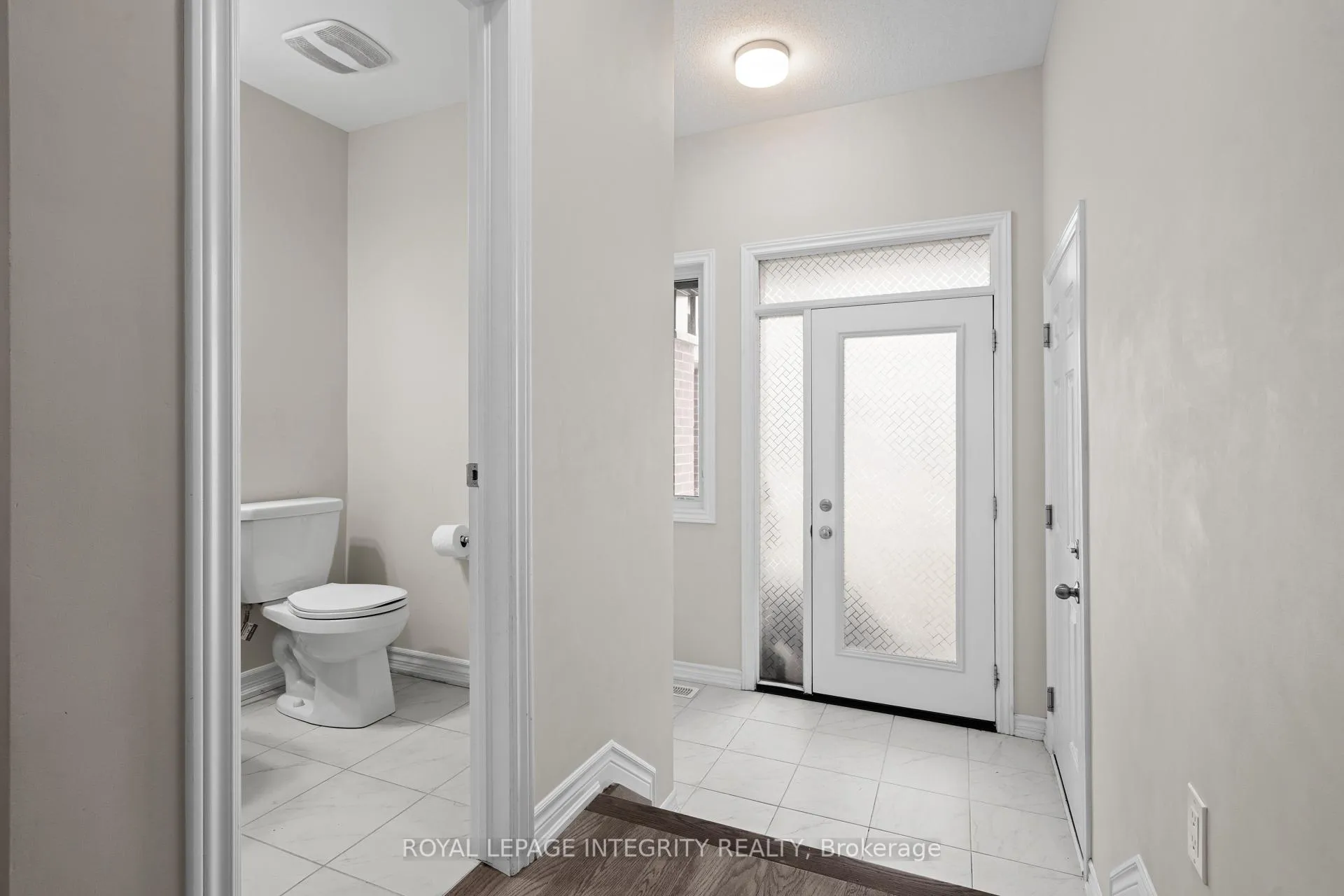 Photo 3 of 504 Flagstaff Drive, Ottawa, Barrhaven - Half Moon Bay — HOMEH