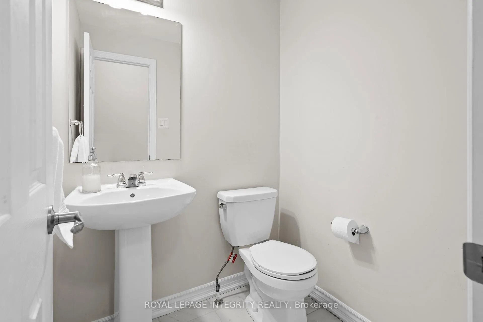 Photo 4 of 504 Flagstaff Drive, Ottawa, Barrhaven - Half Moon Bay — HOMEH