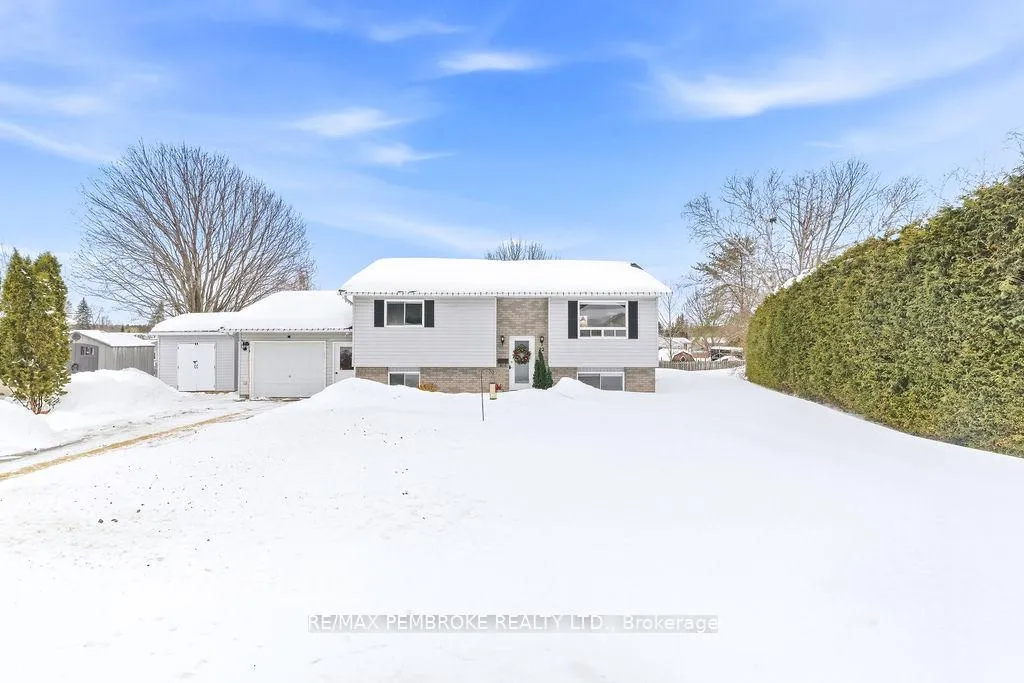 Photo 1 of 22 James Street, Petawawa — HOMEH