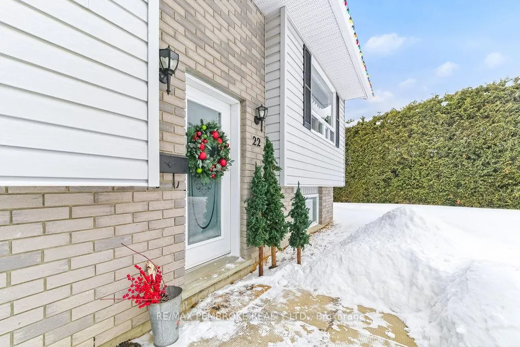 Photo 2 of 22 James Street, Petawawa — HOMEH