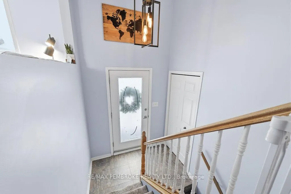 Photo 4 of 22 James Street, Petawawa — HOMEH