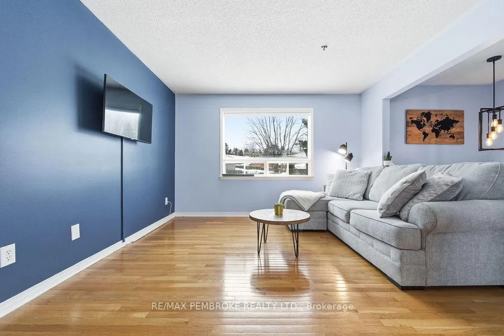 Photo 6 of 22 James Street, Petawawa — HOMEH