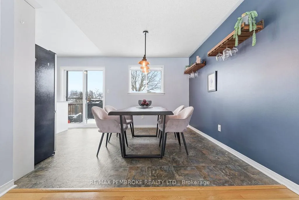 Photo 8 of 22 James Street, Petawawa — HOMEH