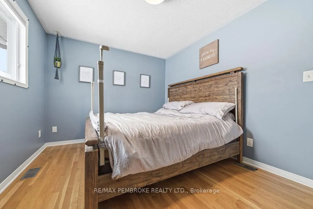 Photo 16 of 22 James Street, Petawawa — HOMEH