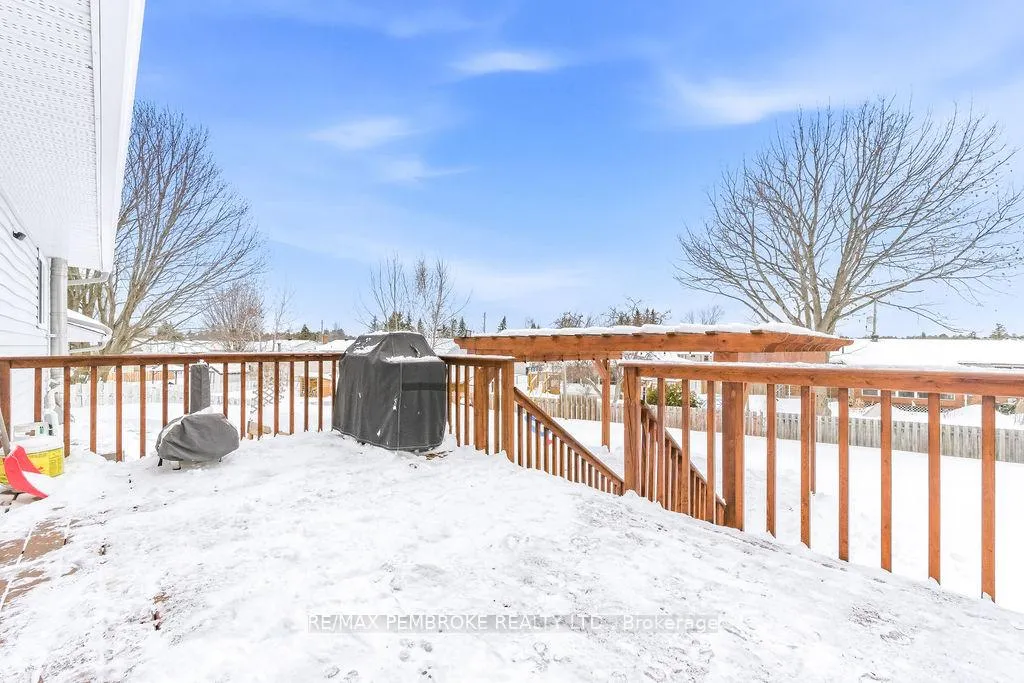 Photo 31 of 22 James Street, Petawawa — HOMEH