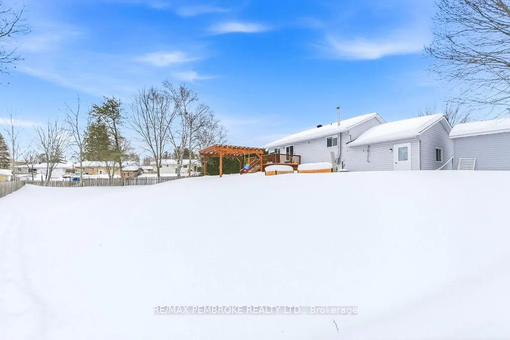 Photo 33 of 22 James Street, Petawawa — HOMEH