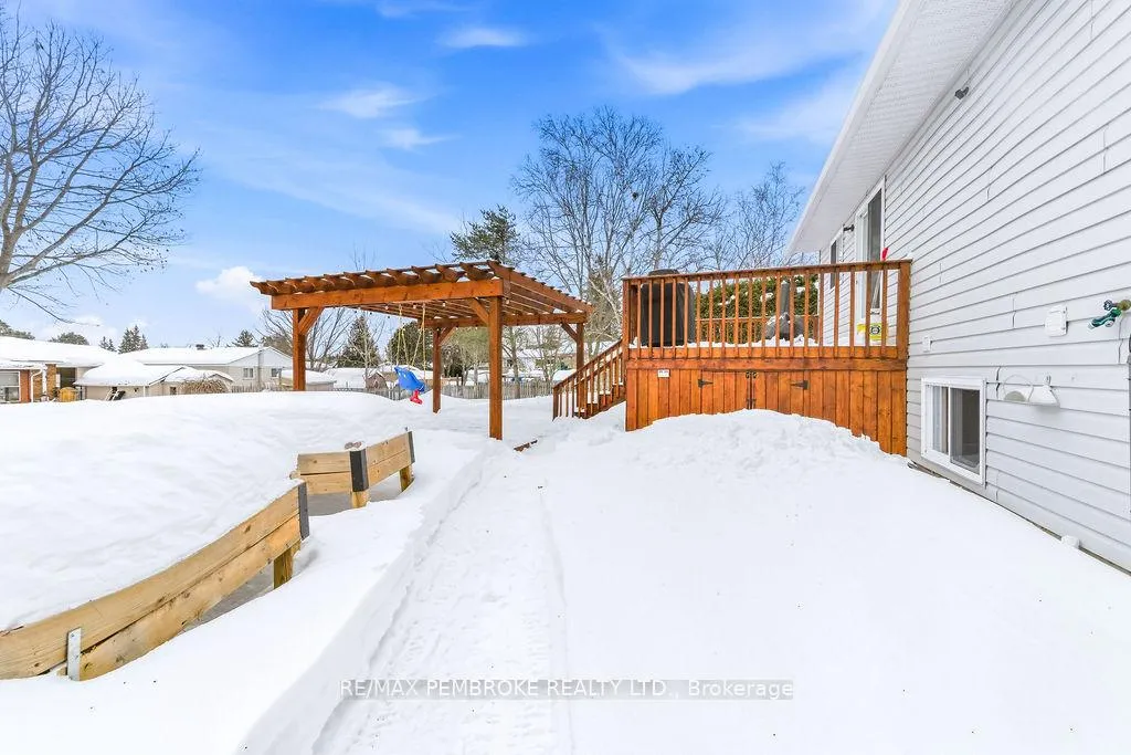 Photo 37 of 22 James Street, Petawawa — HOMEH