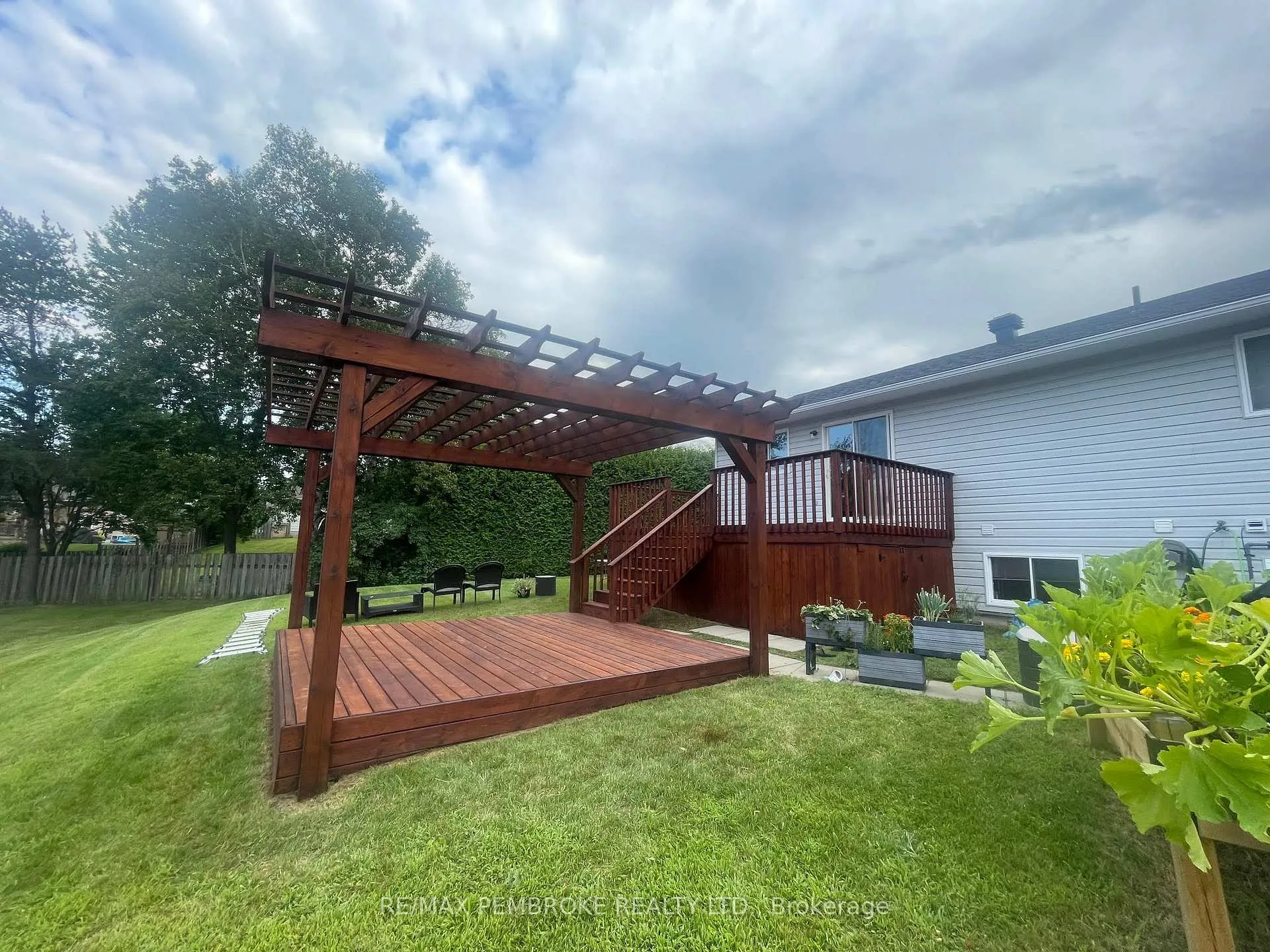 Photo 41 of 22 James Street, Petawawa — HOMEH
