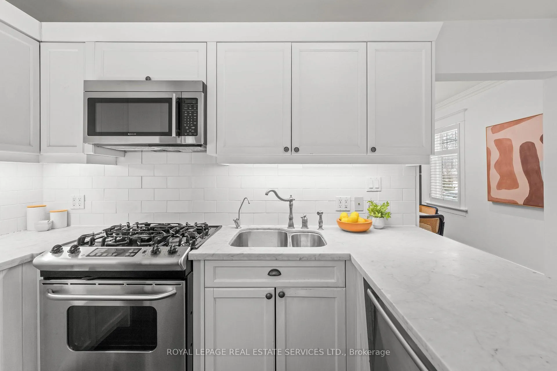 Photo 14 of 20 Roslin Avenue, Toronto, Lawrence Park North — HOMEH