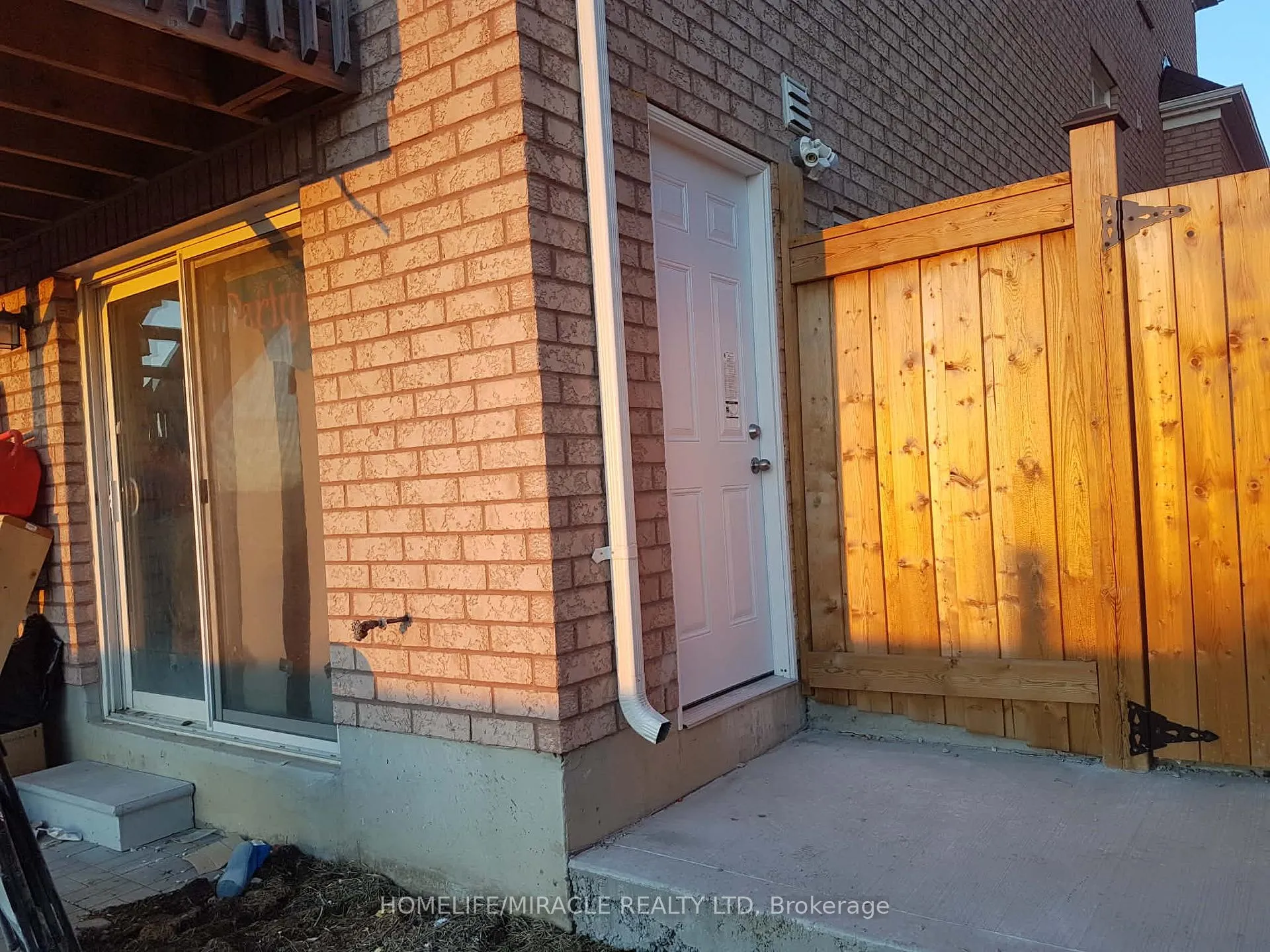 Photo 1 of 1720 Finkle Drive, Oshawa, Taunton — HOMEH