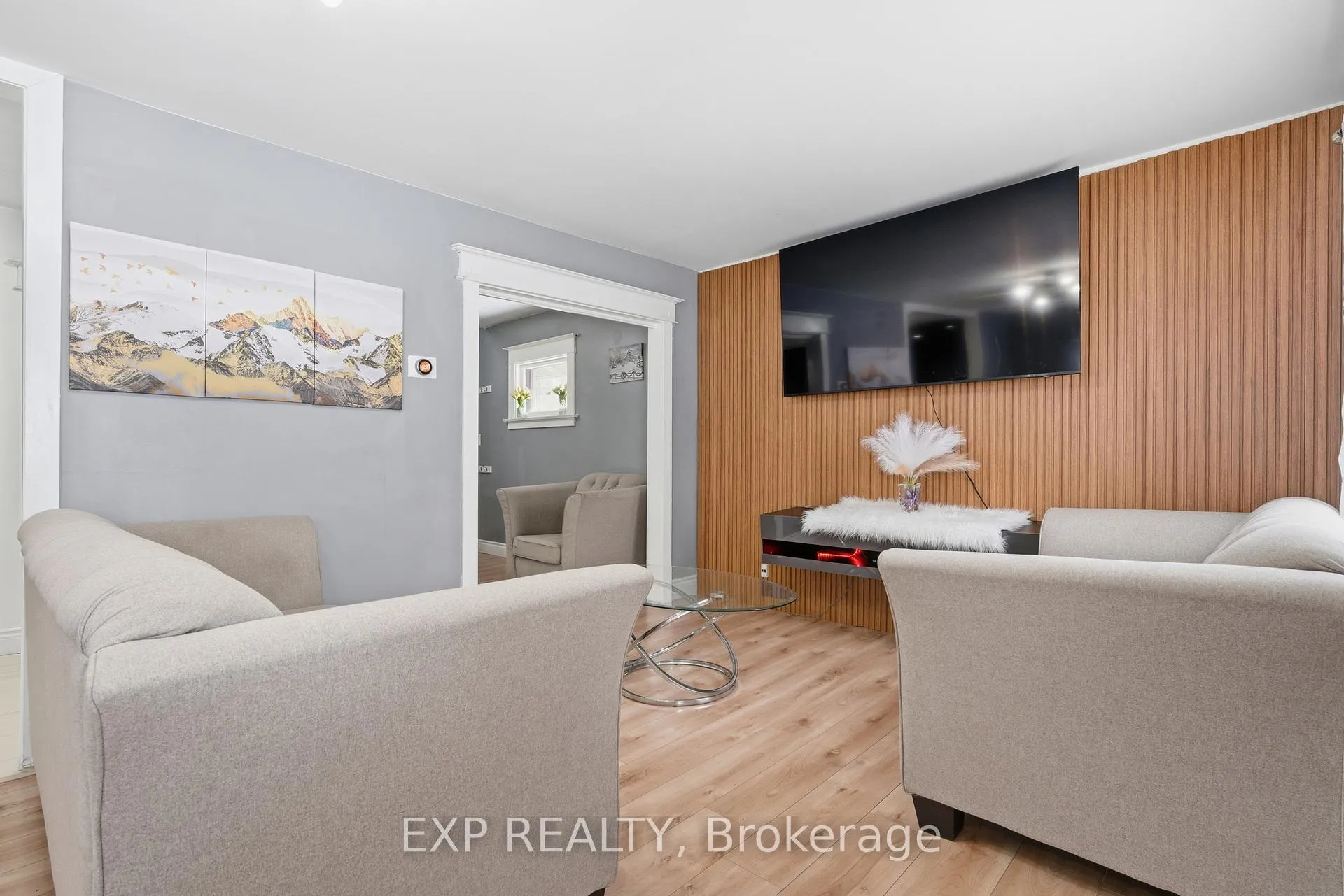 Photo 9 of 5537 Prince Edward Avenue, Niagara Falls, Hospital — HOMEH