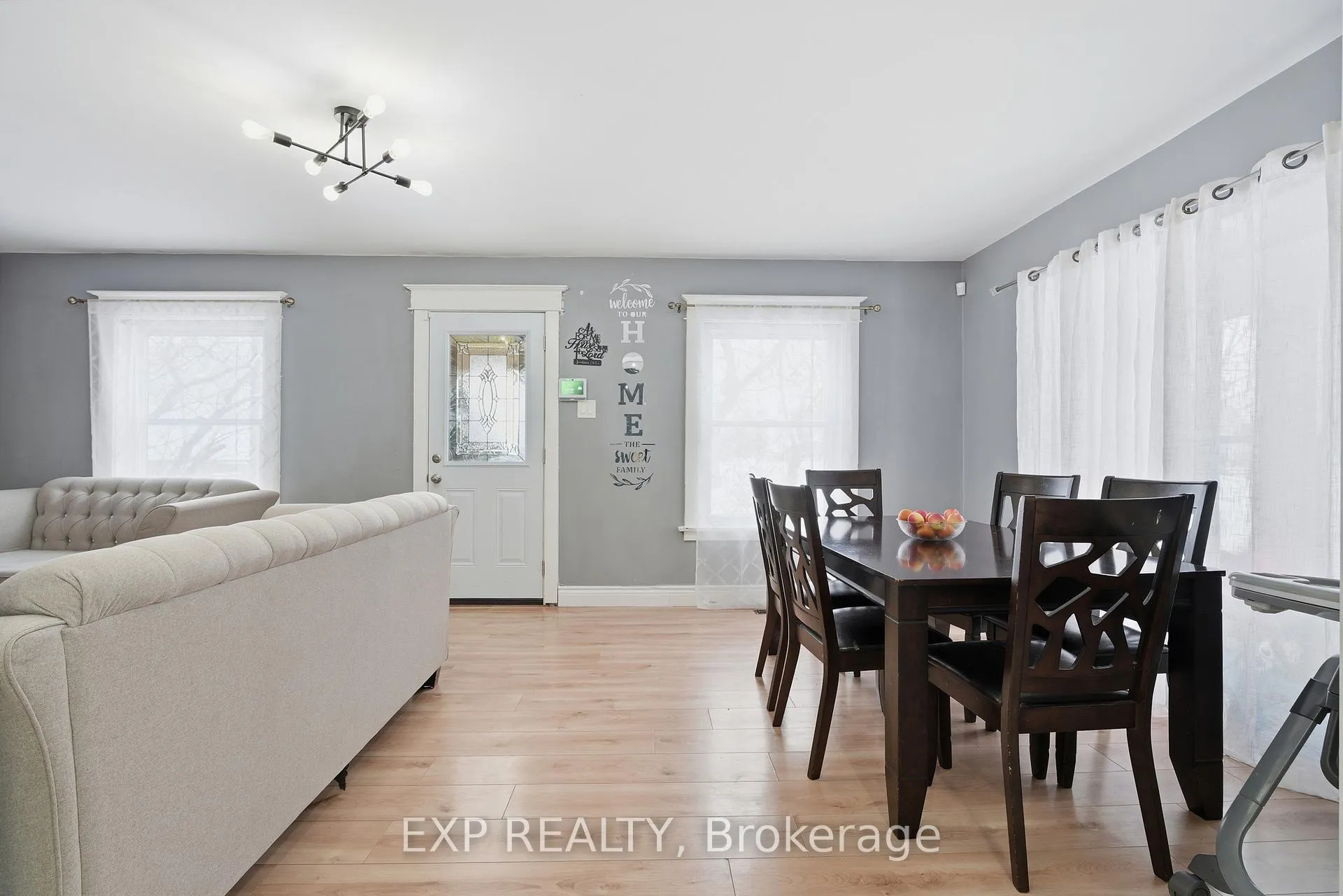 Photo 13 of 5537 Prince Edward Avenue, Niagara Falls, Hospital — HOMEH