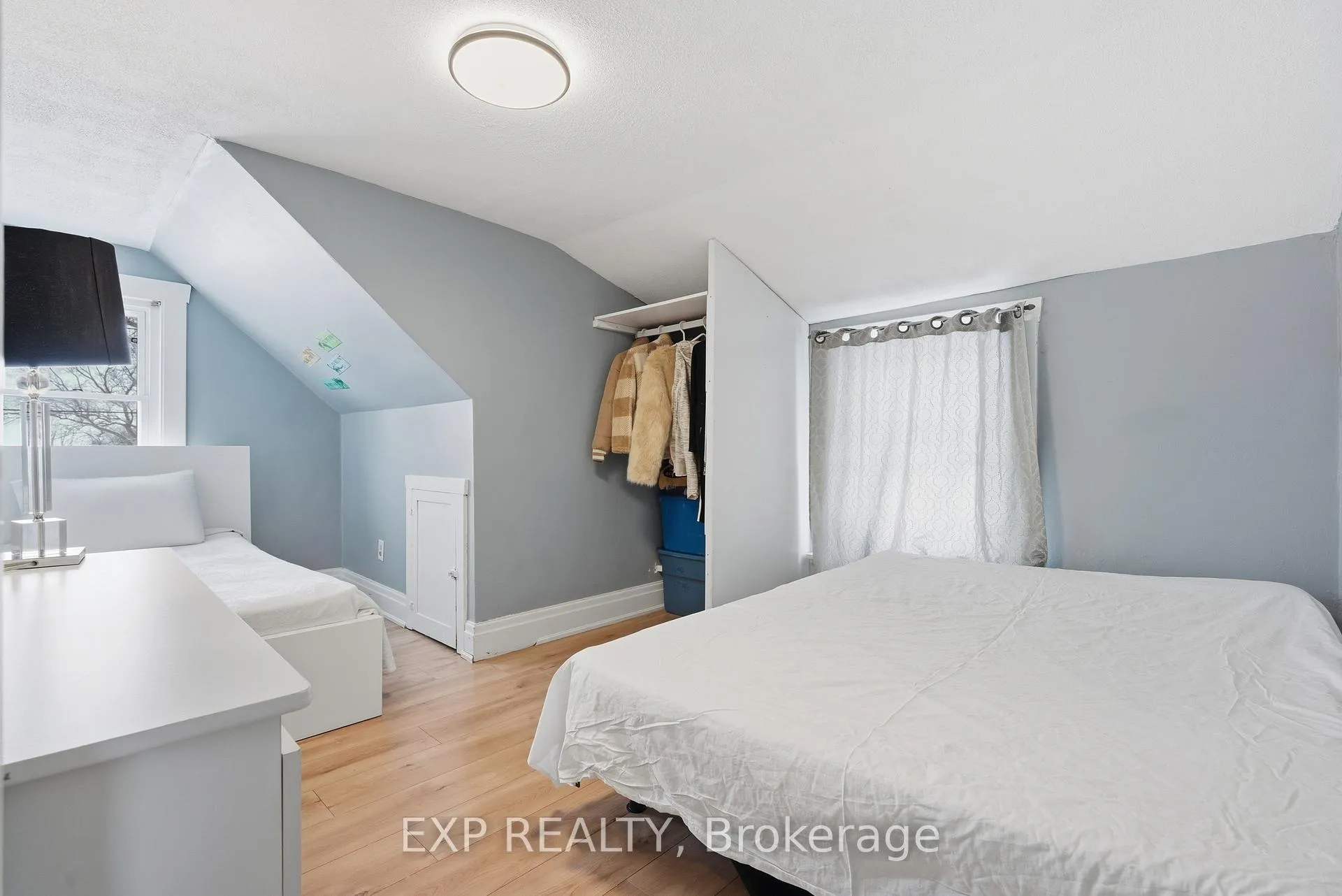 Photo 26 of 5537 Prince Edward Avenue, Niagara Falls, Hospital — HOMEH
