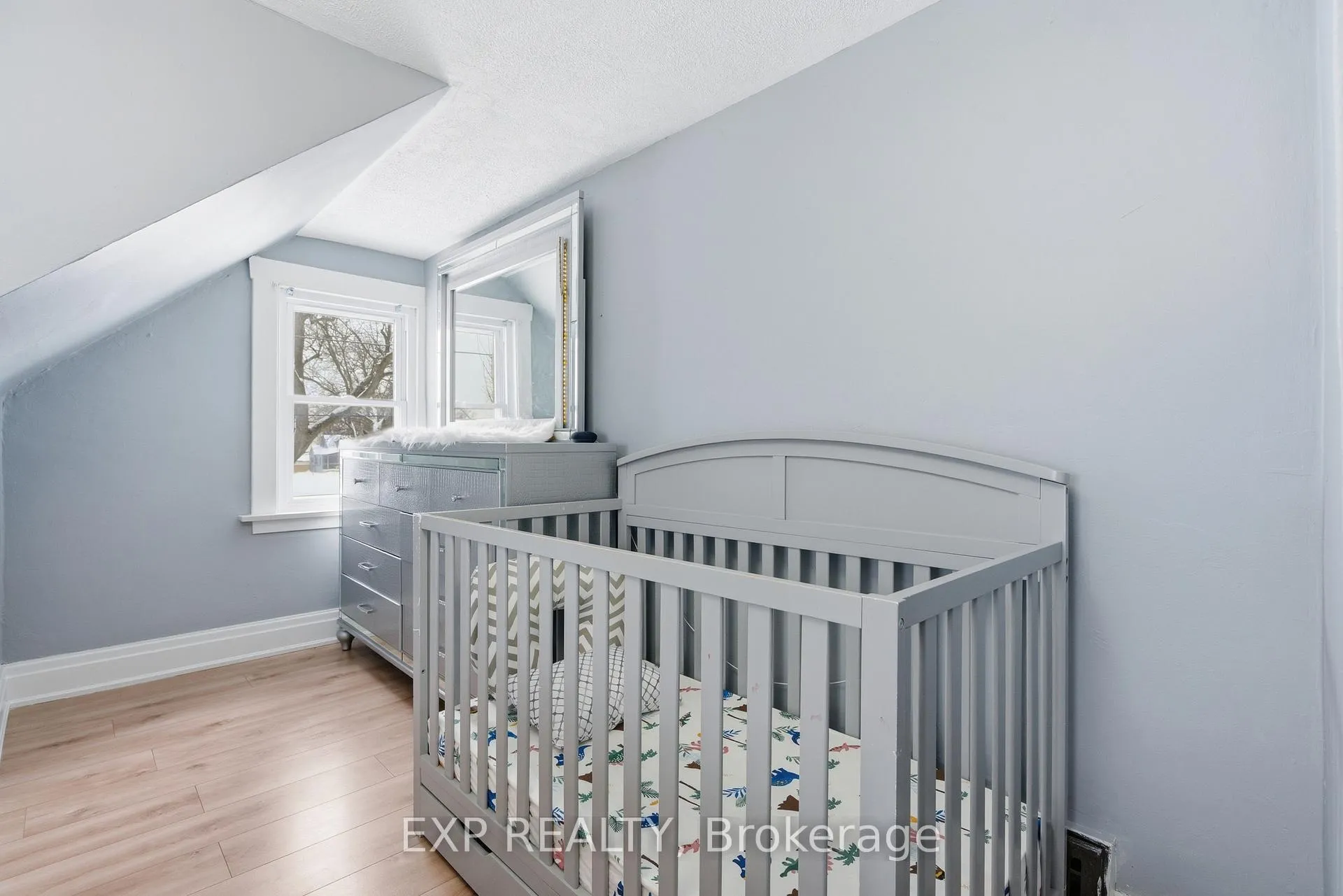 Photo 27 of 5537 Prince Edward Avenue, Niagara Falls, Hospital — HOMEH