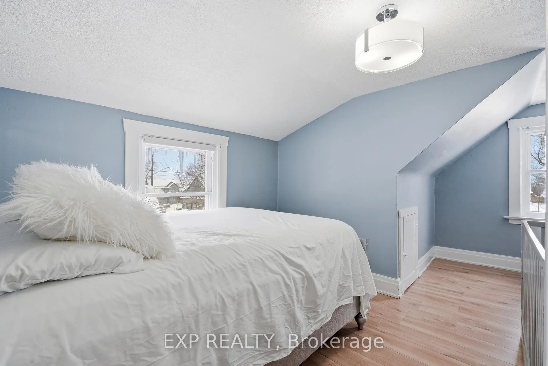 Photo 29 of 5537 Prince Edward Avenue, Niagara Falls, Hospital — HOMEH