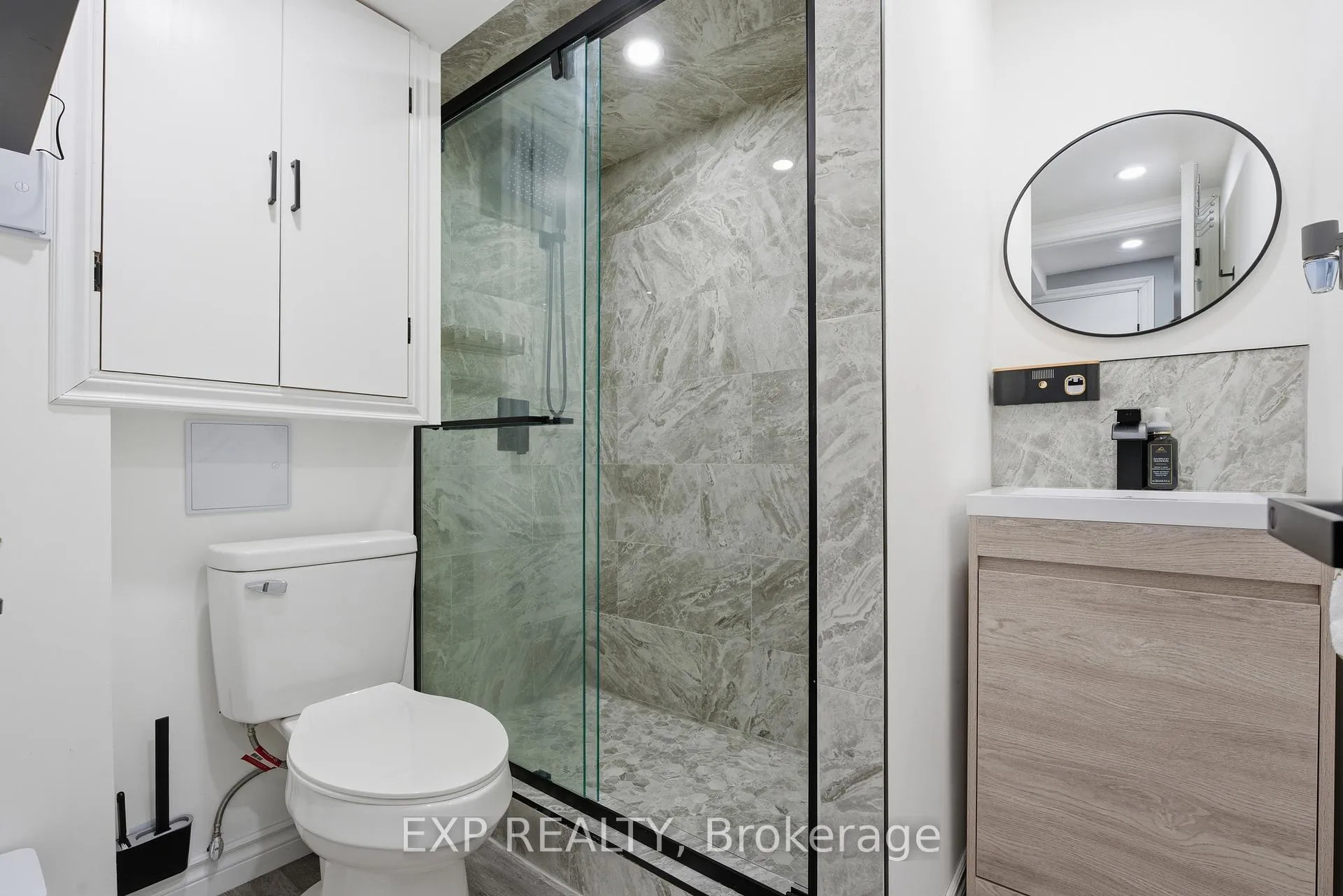 Photo 33 of 5537 Prince Edward Avenue, Niagara Falls, Hospital — HOMEH