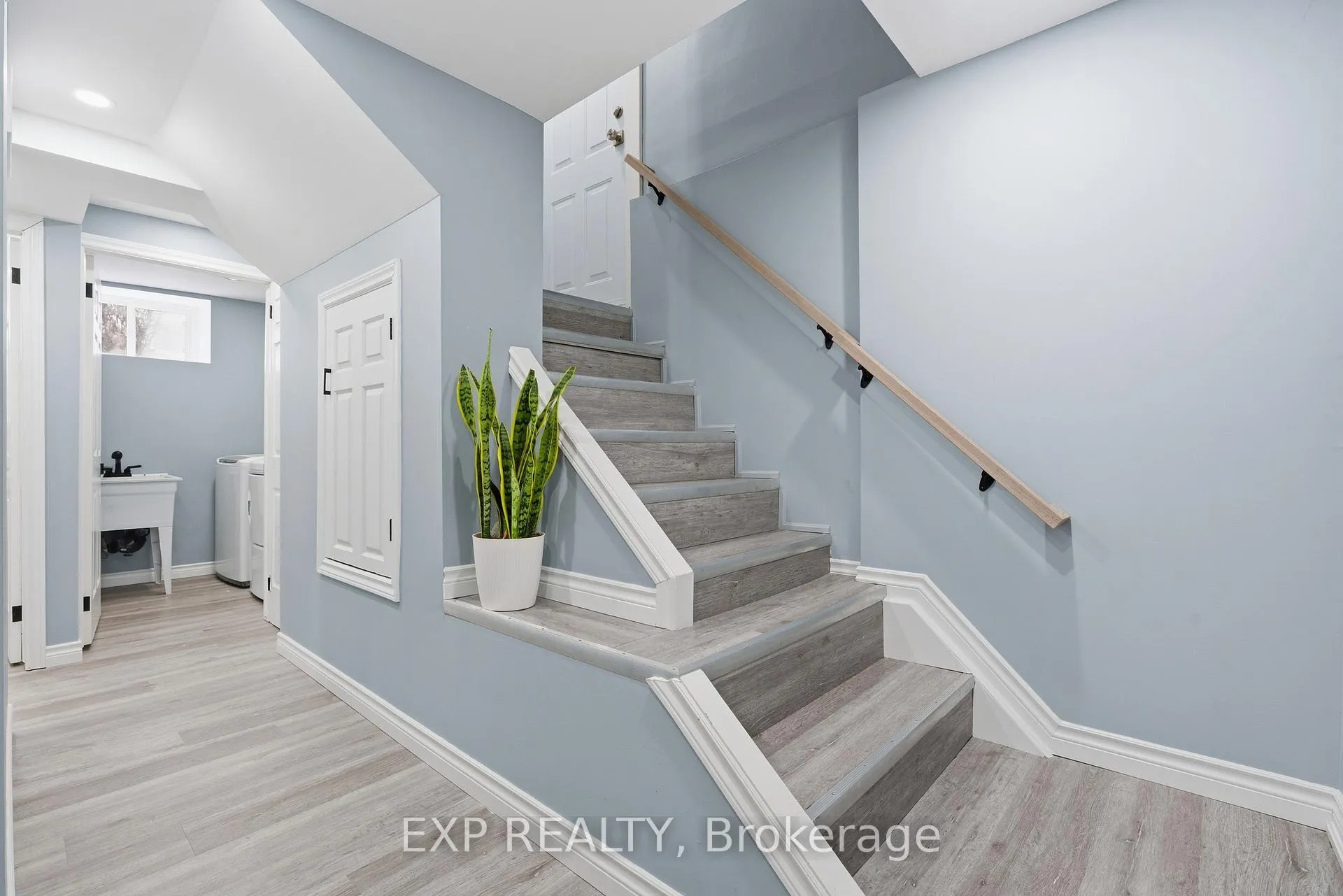 Photo 37 of 5537 Prince Edward Avenue, Niagara Falls, Hospital — HOMEH