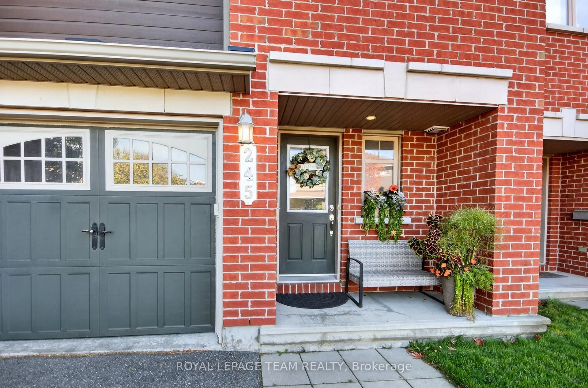 Photo 2 of 245 Garrity Crescent, Ottawa, Barrhaven - Strandherd — HOMEH