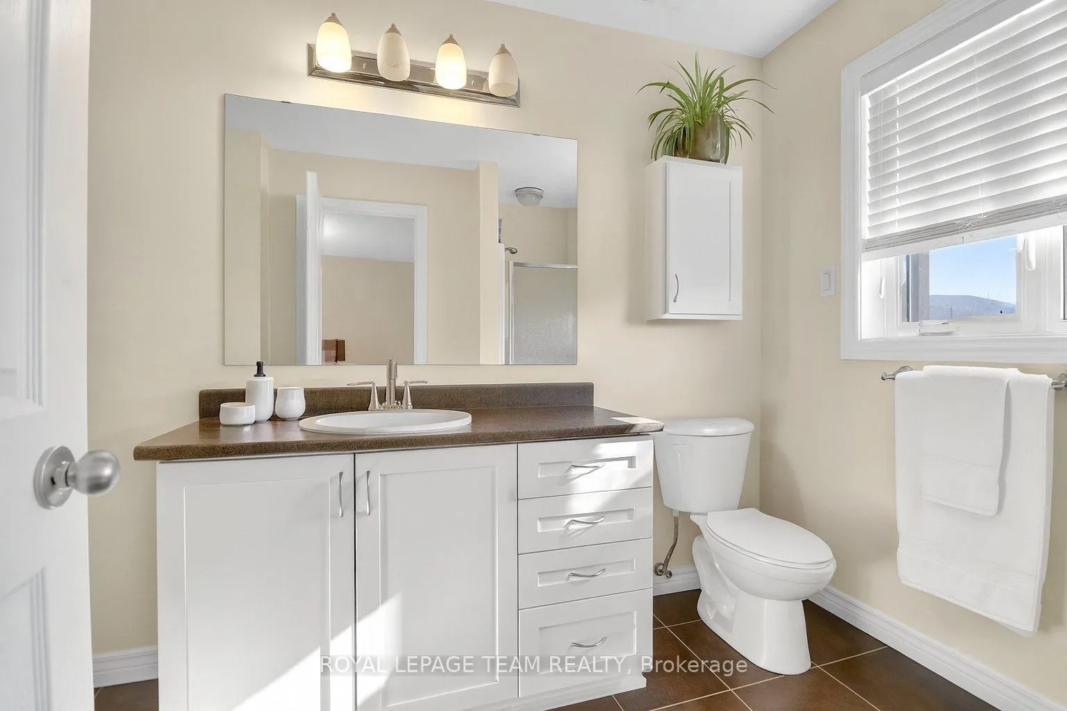 Photo 13 of 245 Garrity Crescent, Ottawa, Barrhaven - Strandherd — HOMEH