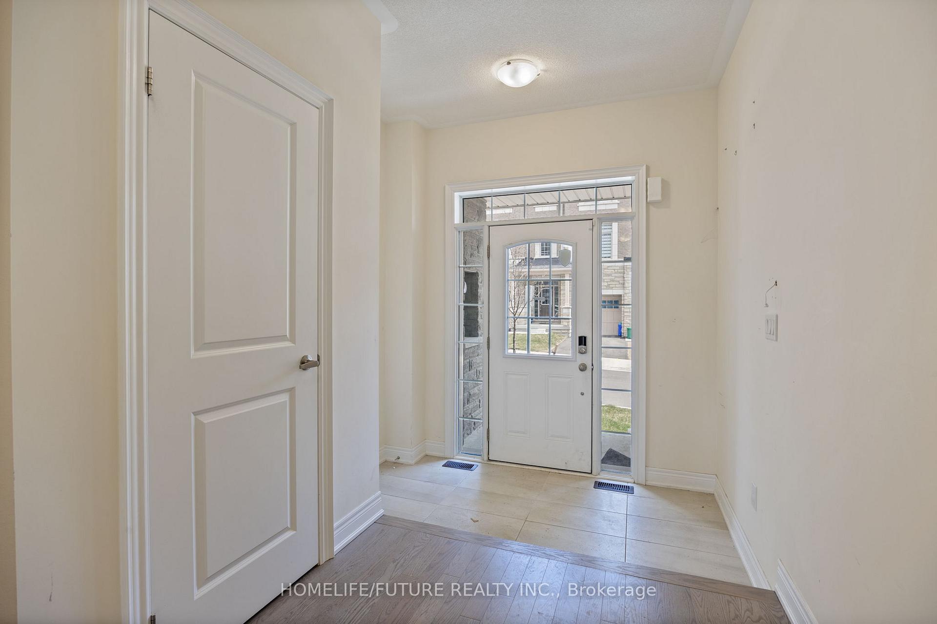 Photo 10 of 38 Andress Way, Markham, Cedarwood — HOMEH