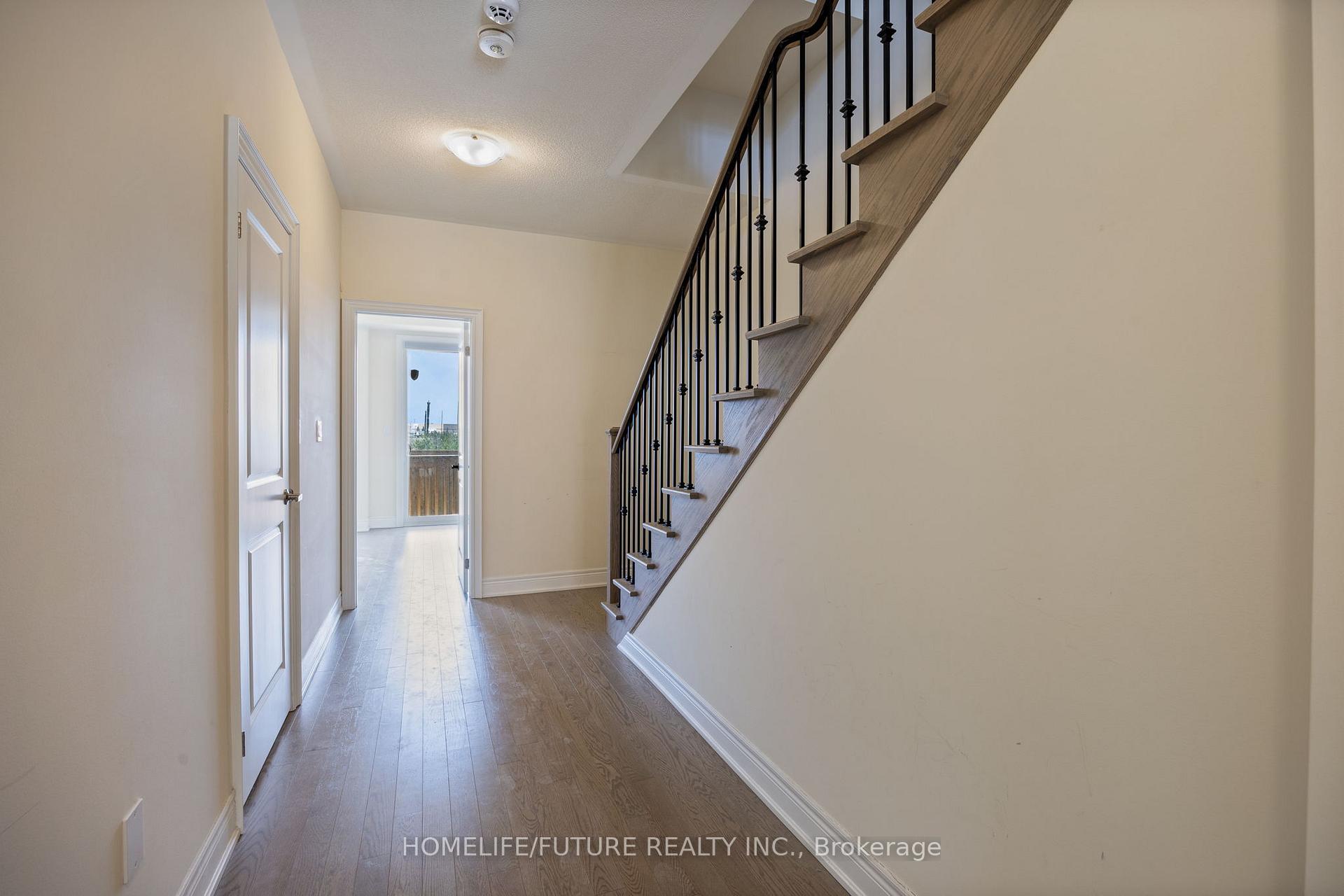 Photo 12 of 38 Andress Way, Markham, Cedarwood — HOMEH