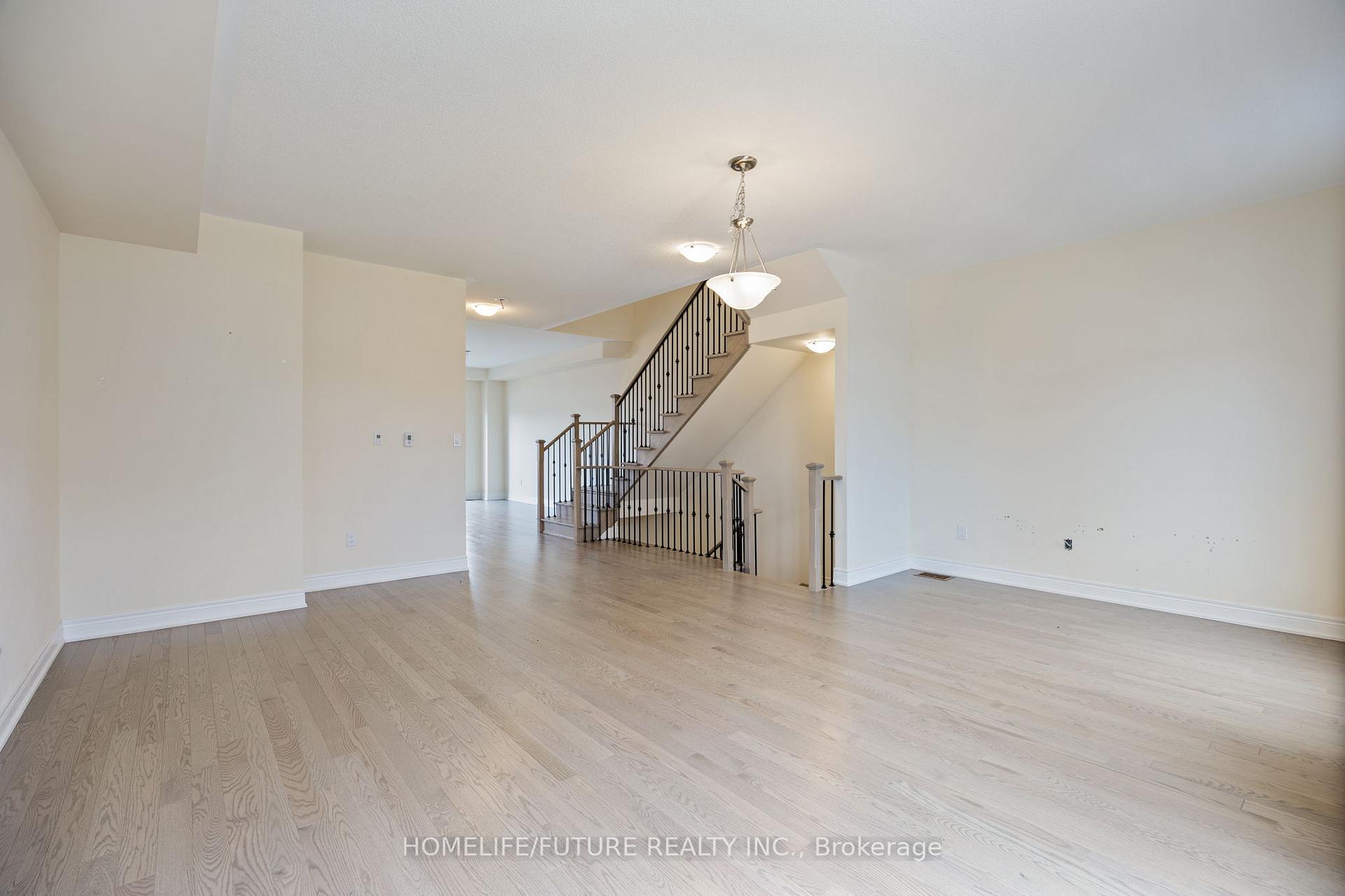 Photo 18 of 38 Andress Way, Markham, Cedarwood — HOMEH
