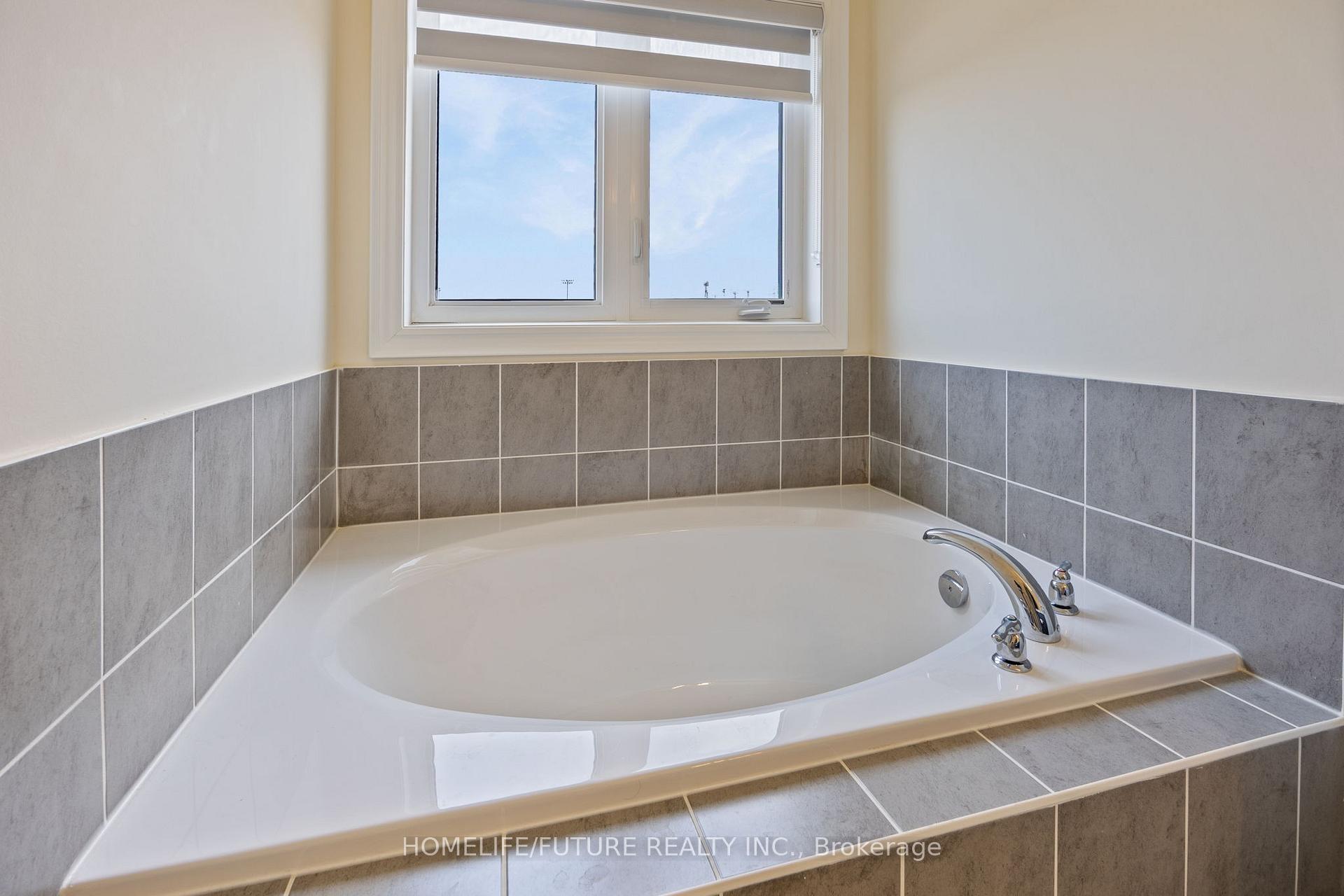Photo 33 of 38 Andress Way, Markham, Cedarwood — HOMEH
