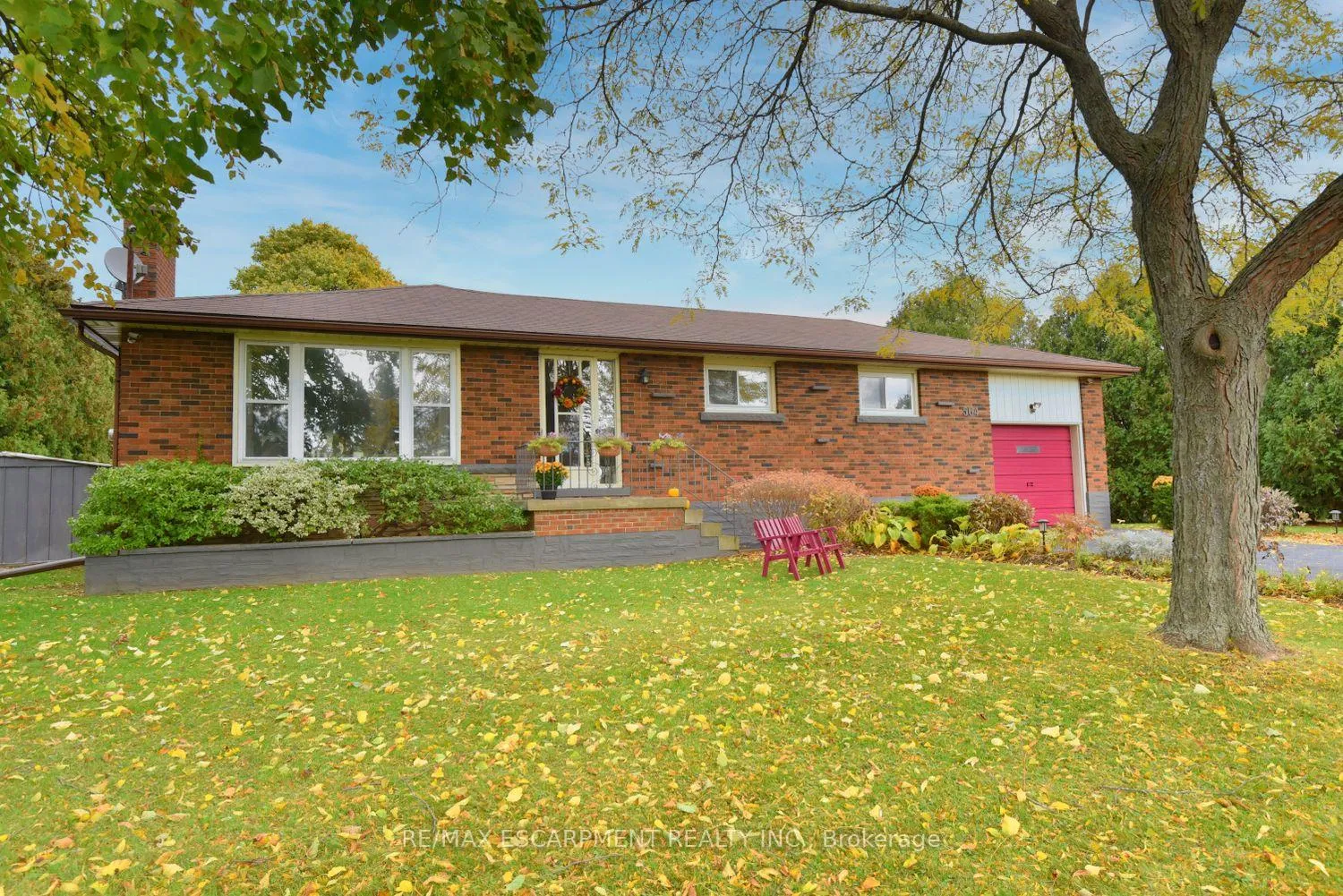 Photo 3 of 564 Evans Road, Hamilton, Rural Flamborough — HOMEH