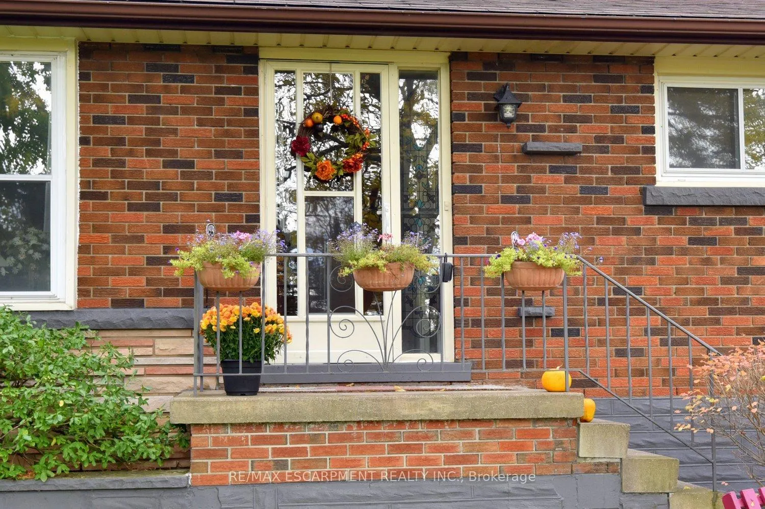 Photo 4 of 564 Evans Road, Hamilton, Rural Flamborough — HOMEH