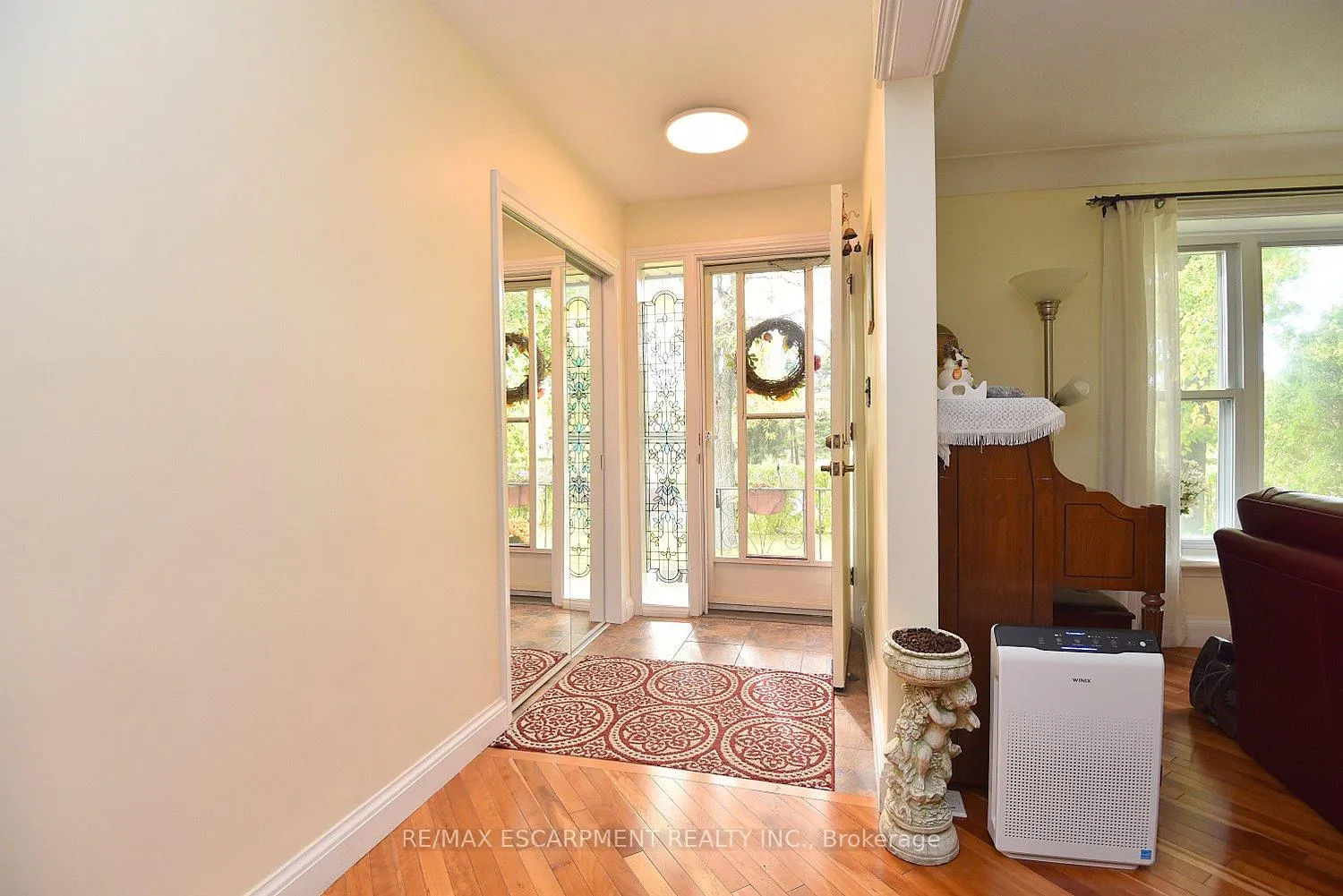 Photo 6 of 564 Evans Road, Hamilton, Rural Flamborough — HOMEH