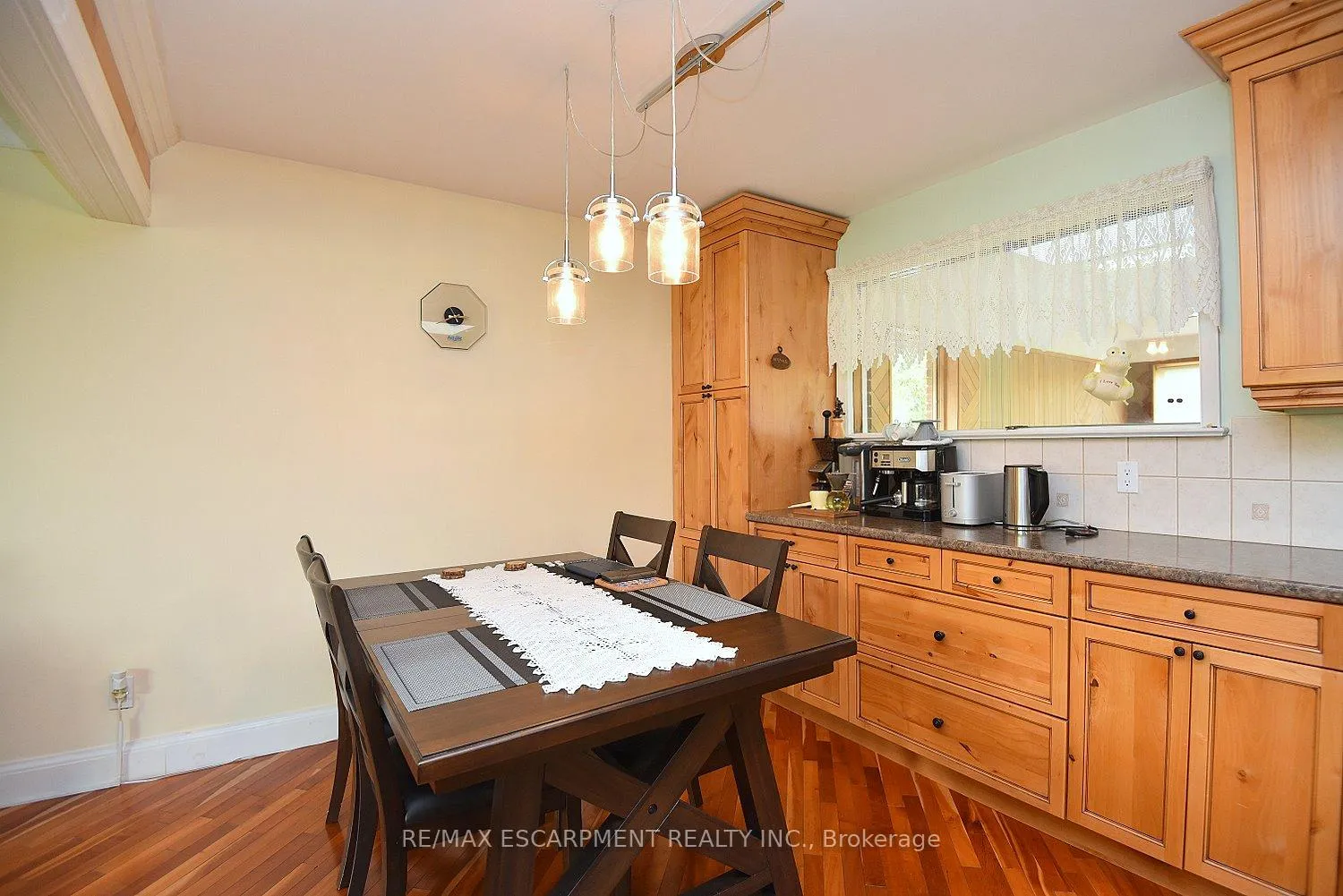 Photo 11 of 564 Evans Road, Hamilton, Rural Flamborough — HOMEH