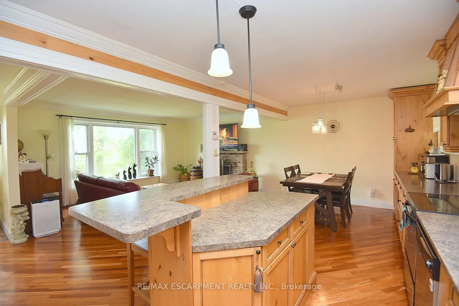 Photo 15 of 564 Evans Road, Hamilton, Rural Flamborough — HOMEH