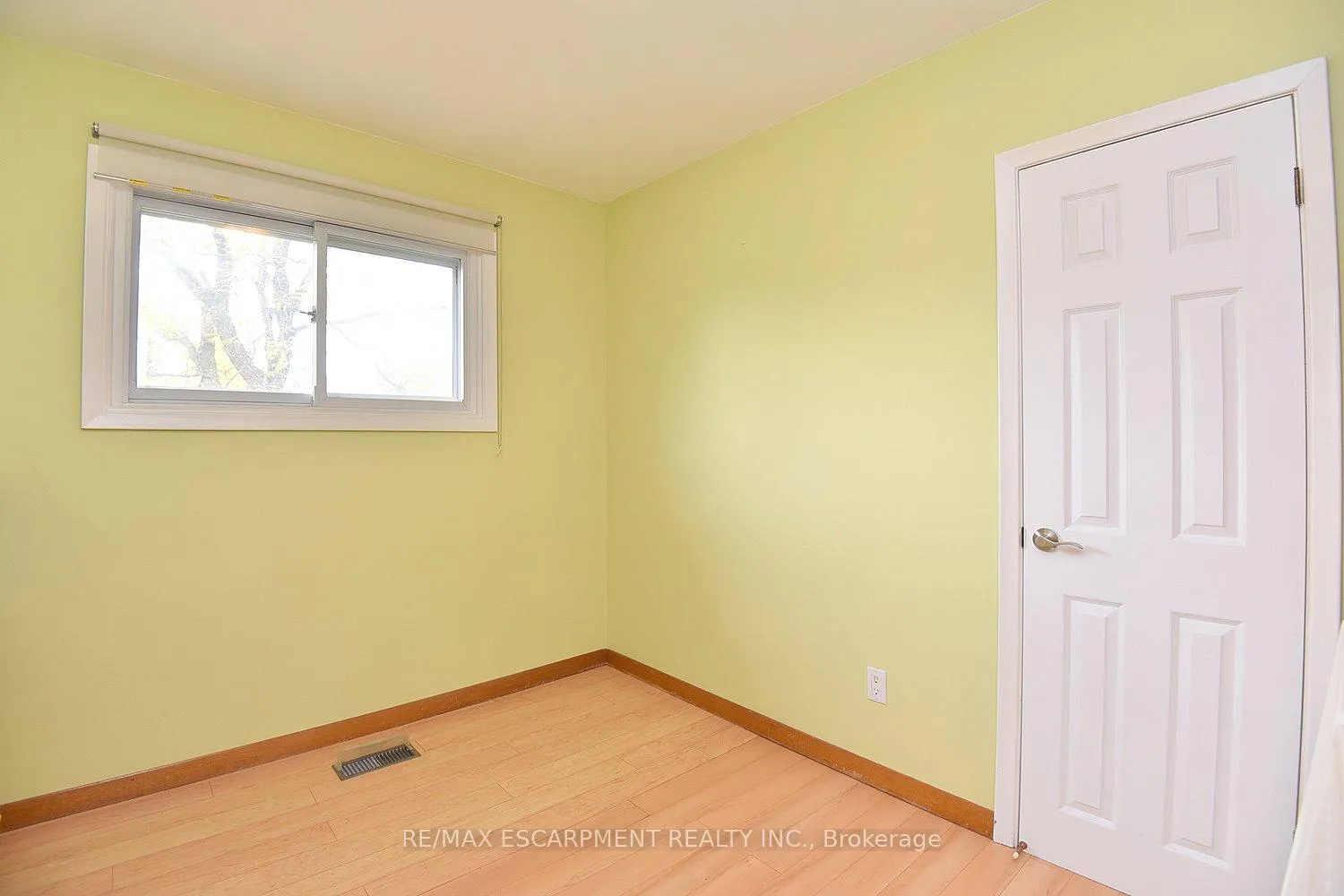 Photo 23 of 564 Evans Road, Hamilton, Rural Flamborough — HOMEH
