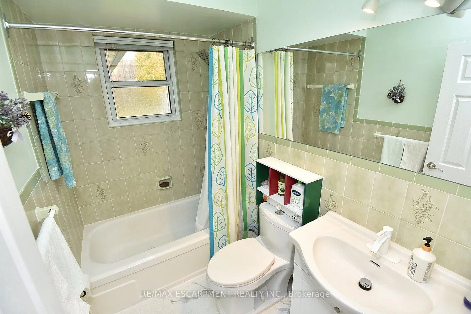 Photo 24 of 564 Evans Road, Hamilton, Rural Flamborough — HOMEH