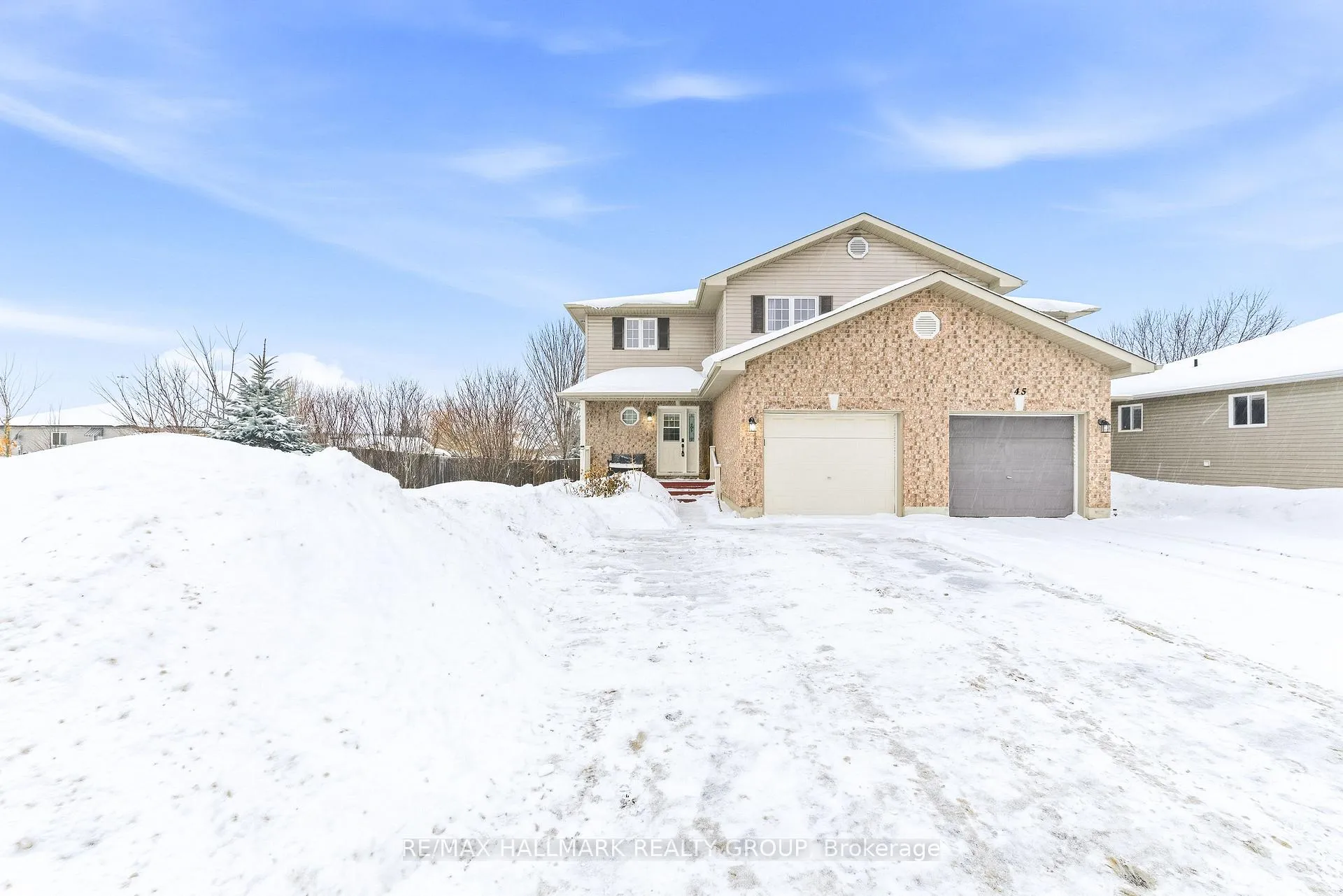 Photo 1 of 47 Ashbury Street N, Arnprior — HOMEH