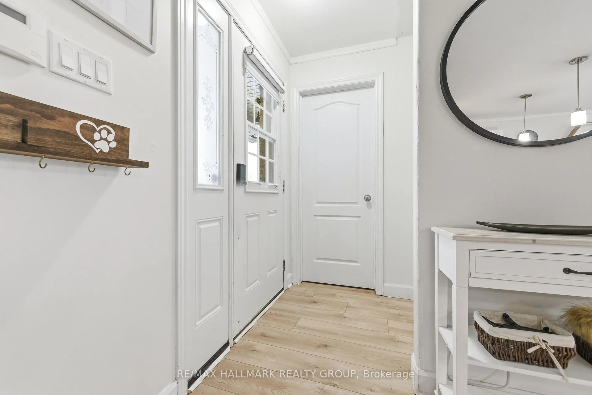 Photo 3 of 47 Ashbury Street N, Arnprior — HOMEH