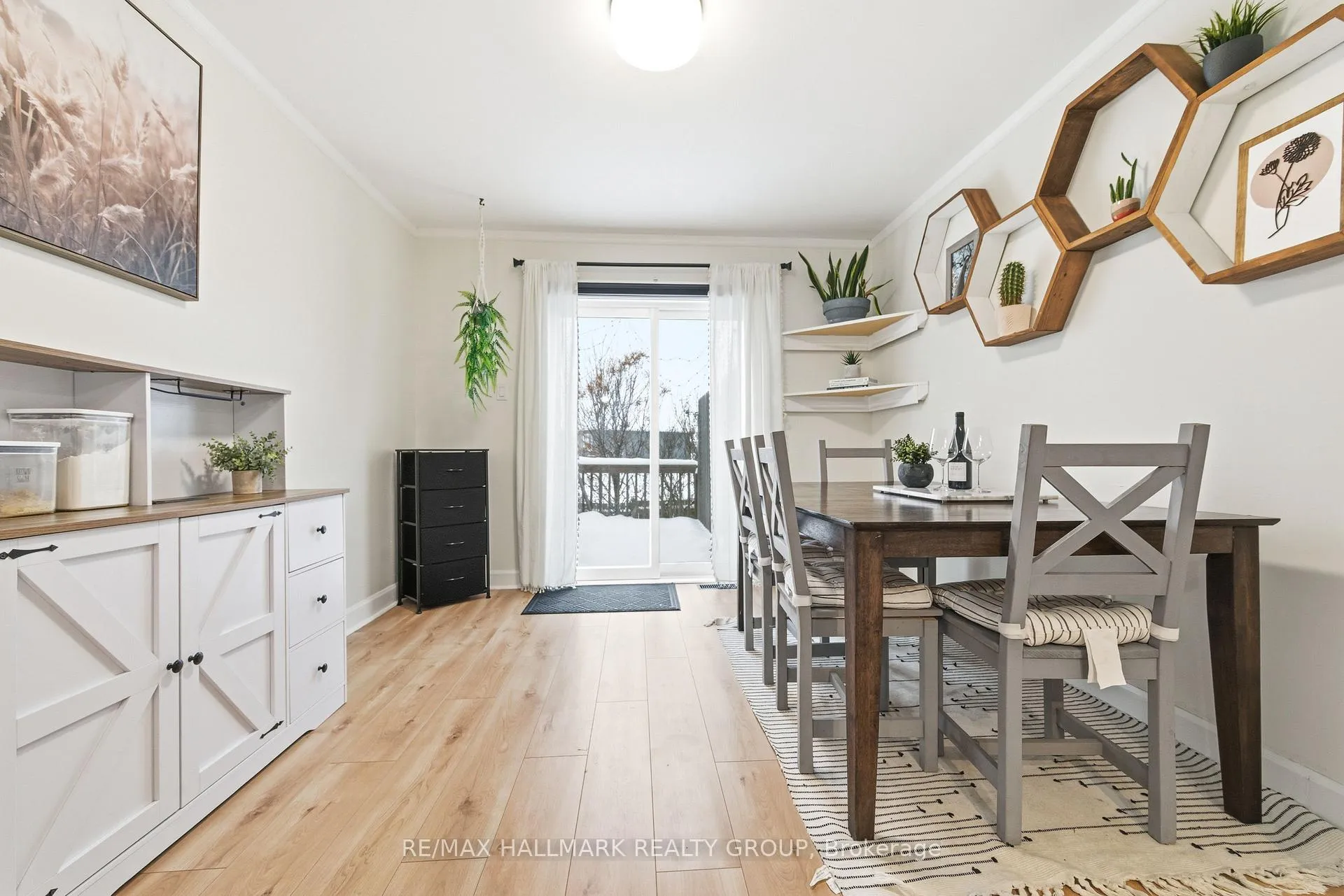 Photo 9 of 47 Ashbury Street N, Arnprior — HOMEH