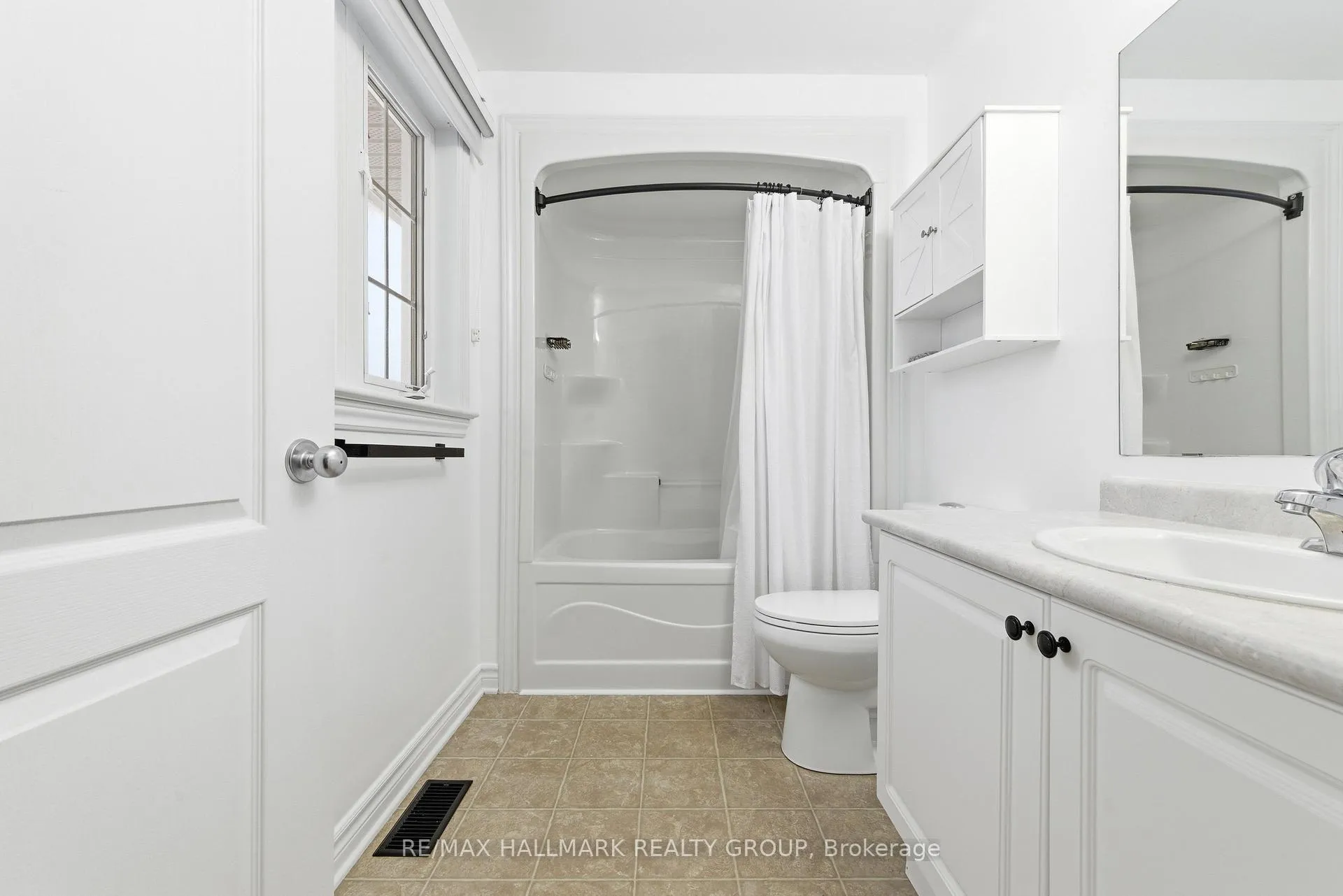Photo 15 of 47 Ashbury Street N, Arnprior — HOMEH
