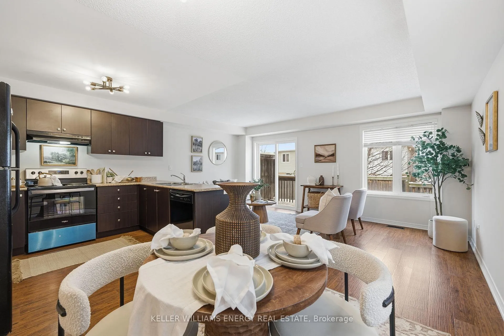 Photo 13 of Unit 32, 1280 Harmony Road N, Oshawa, Pinecrest — HOMEH