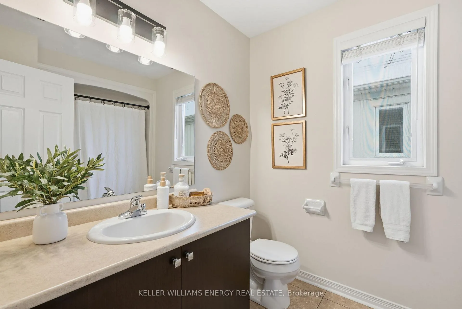 Photo 25 of Unit 32, 1280 Harmony Road N, Oshawa, Pinecrest — HOMEH