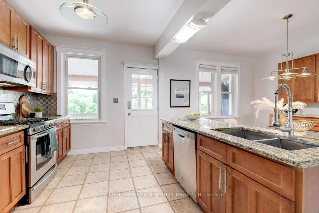 Photo 14 of 550 Hughson Street N, Hamilton, North End — HOMEH
