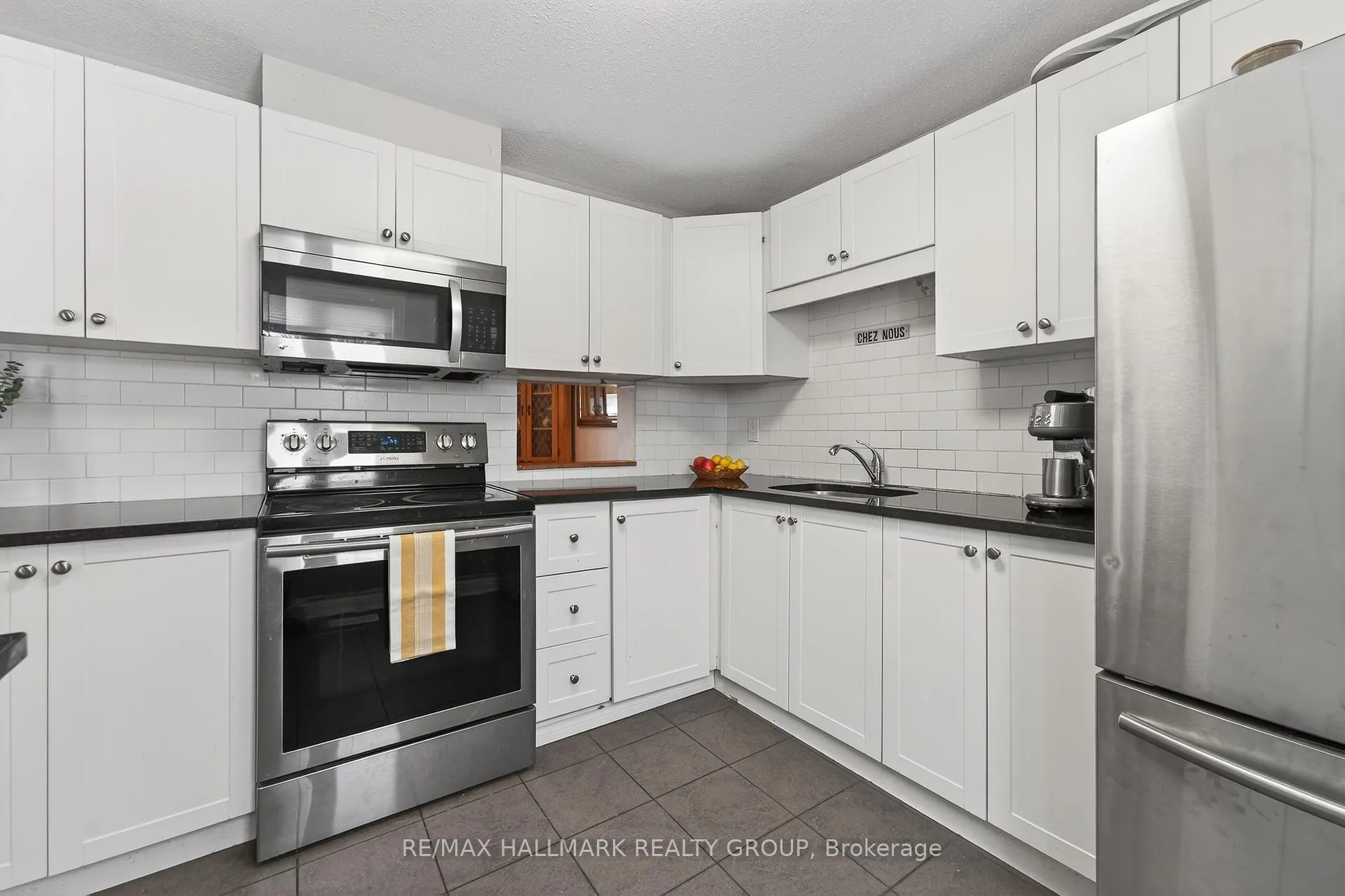 Photo 3 of 1126 Grenoble Crescent, Ottawa, Orleans Wood — HOMEH