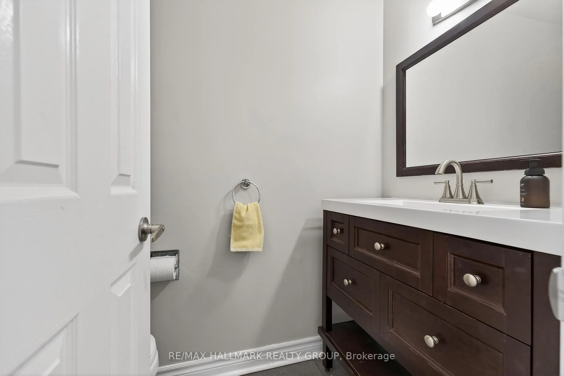 Photo 5 of 1126 Grenoble Crescent, Ottawa, Orleans Wood — HOMEH