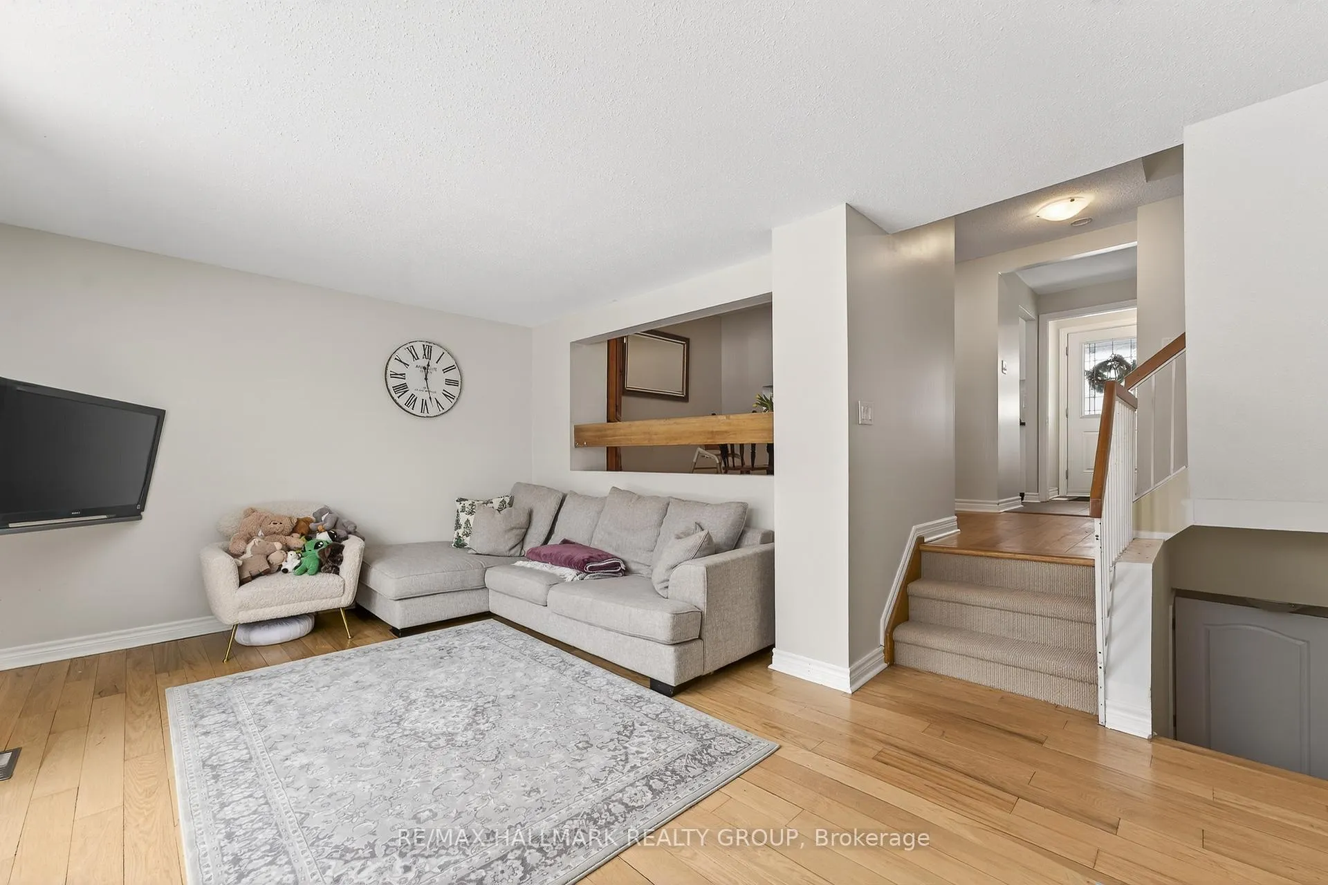 Photo 9 of 1126 Grenoble Crescent, Ottawa, Orleans Wood — HOMEH