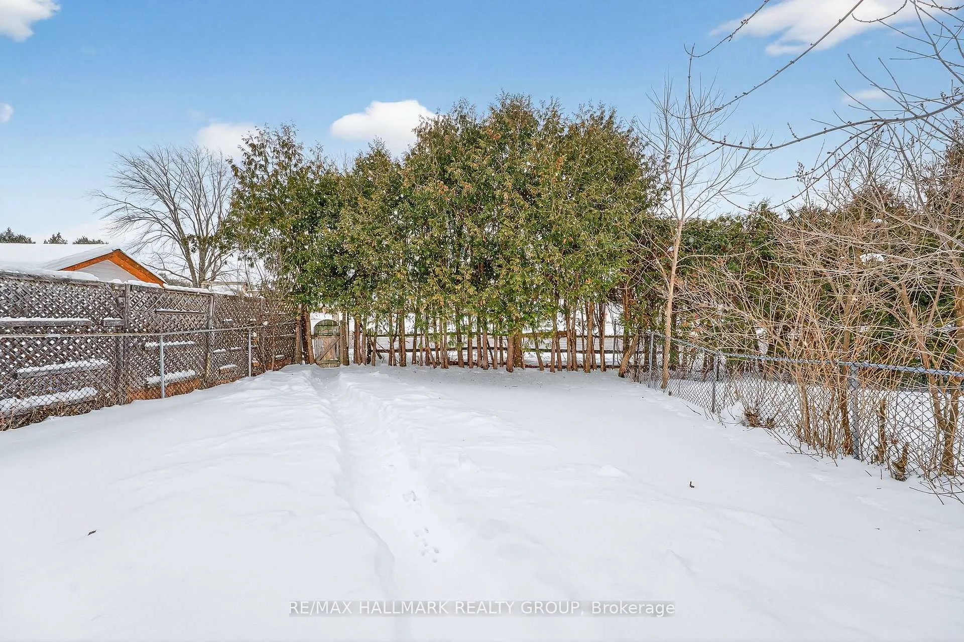 Photo 18 of 1126 Grenoble Crescent, Ottawa, Orleans Wood — HOMEH