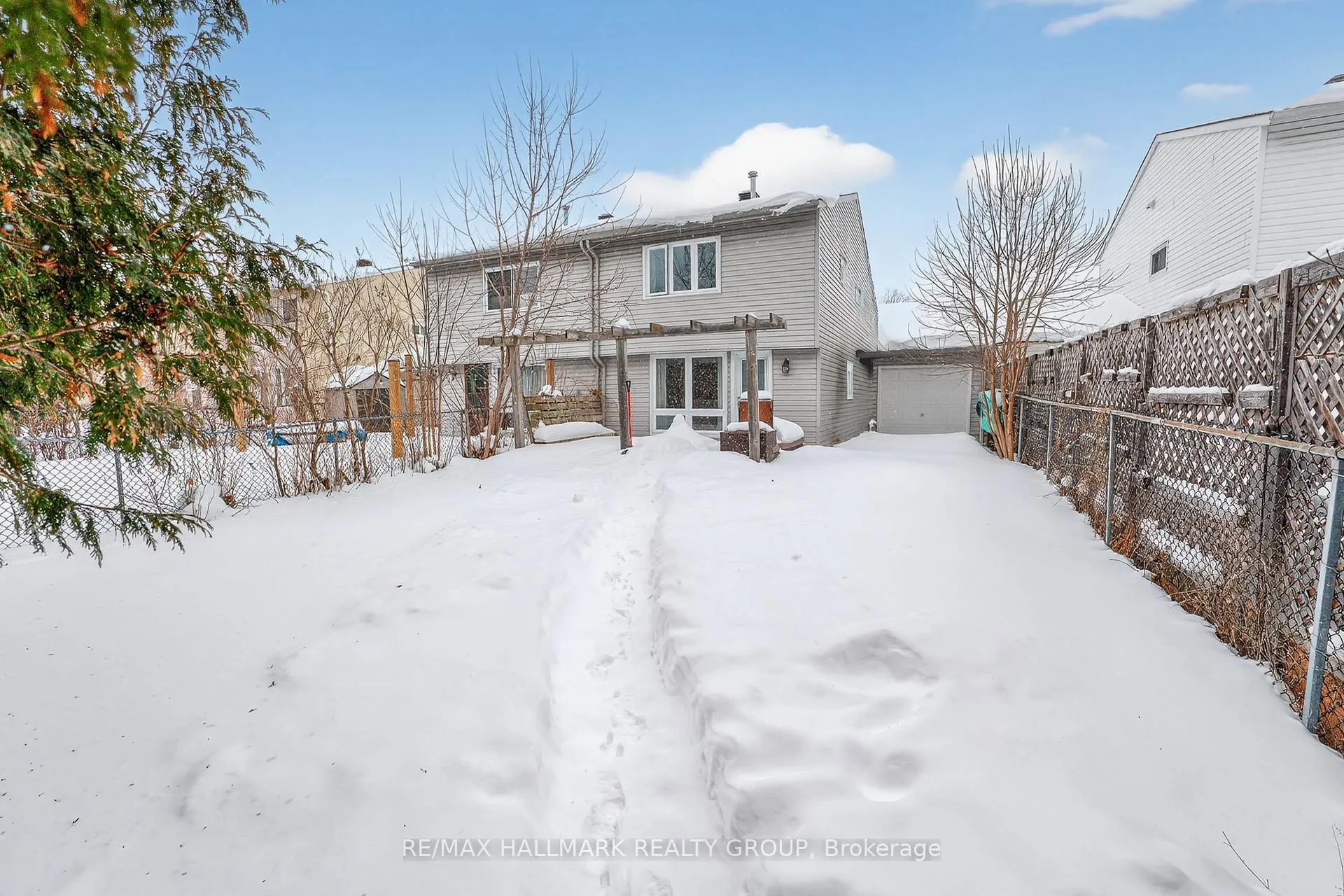Photo 19 of 1126 Grenoble Crescent, Ottawa, Orleans Wood — HOMEH