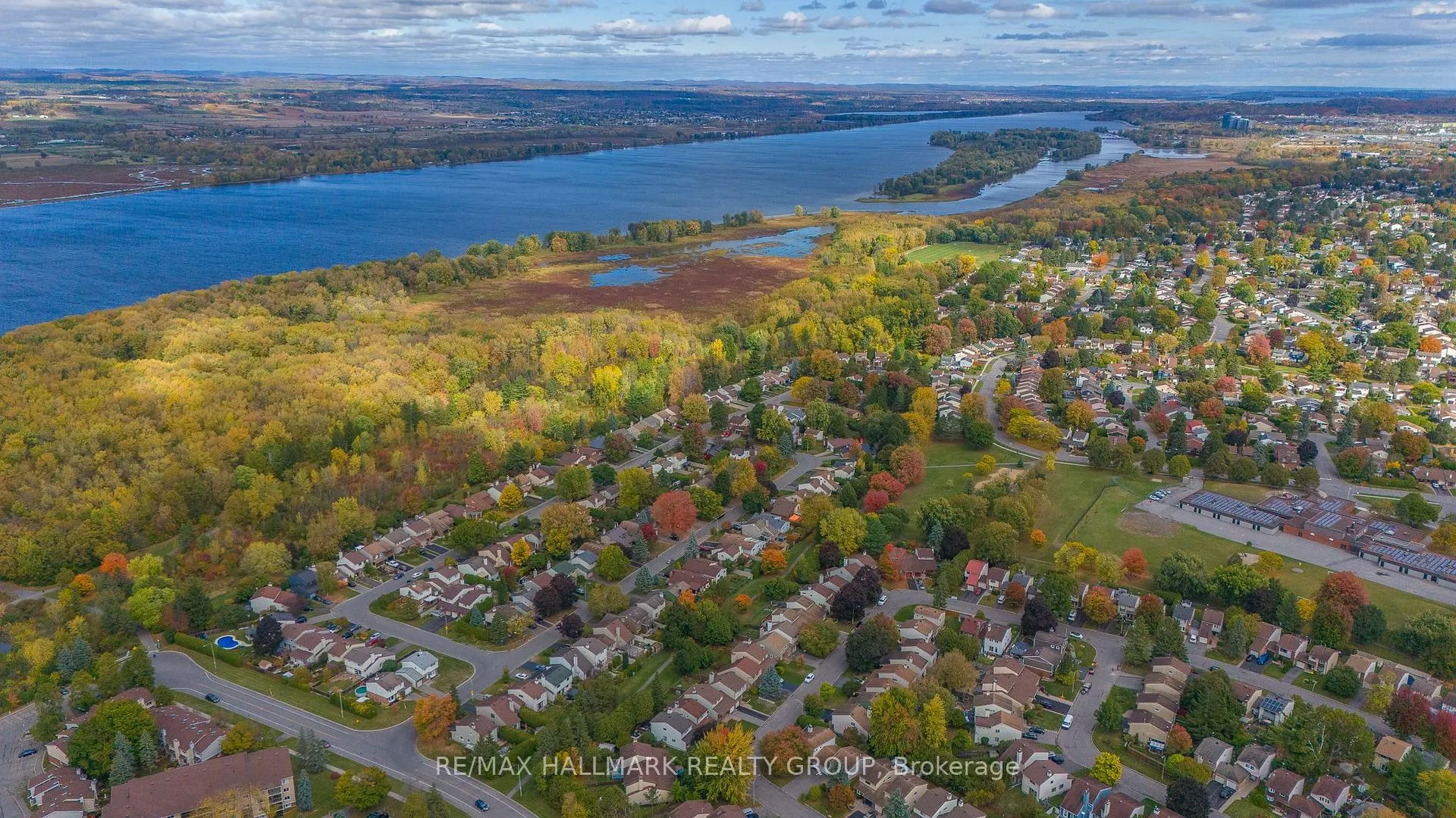 Photo 22 of 1126 Grenoble Crescent, Ottawa, Orleans Wood — HOMEH